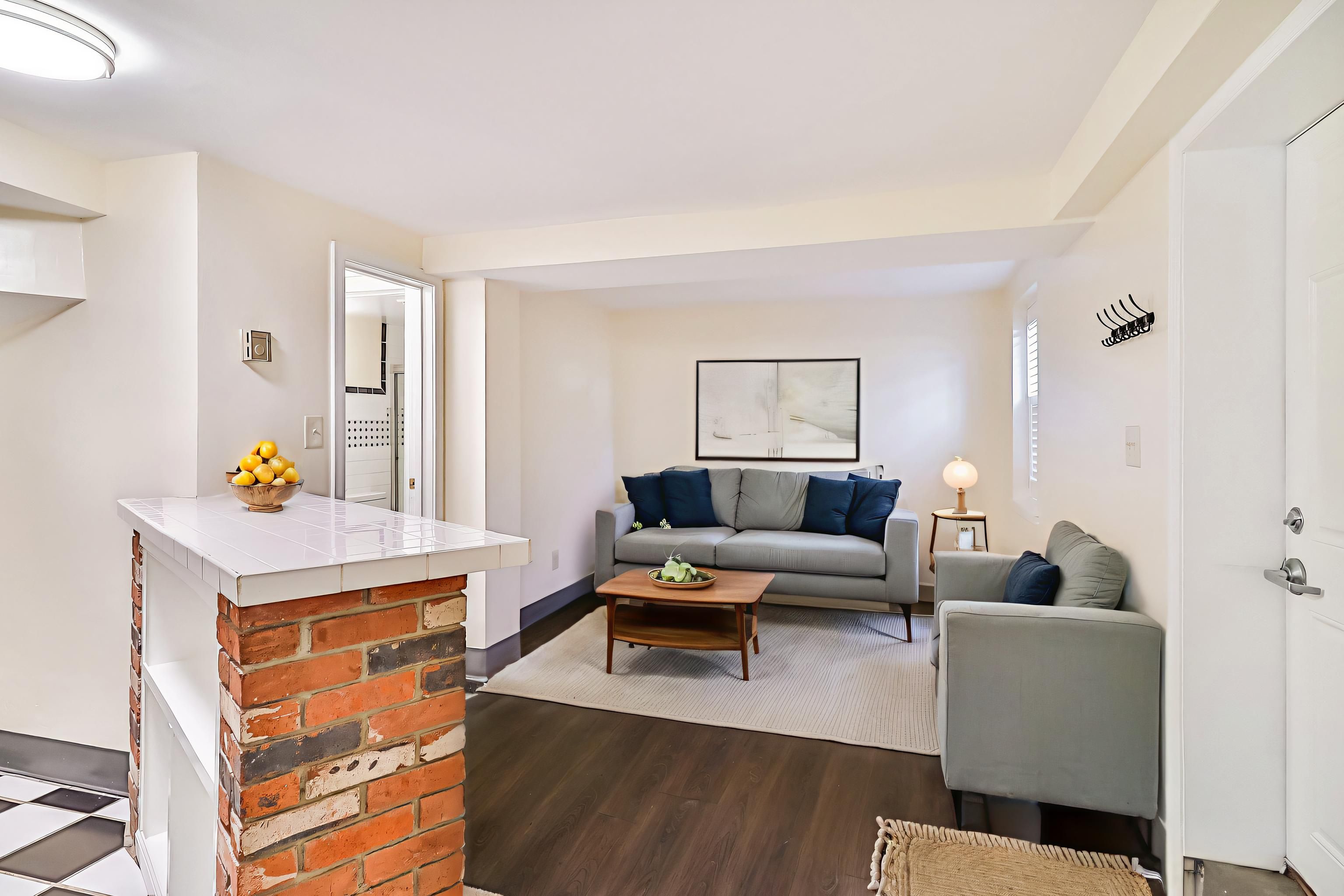 Washington Condo: 821 N Carolina Ave SE