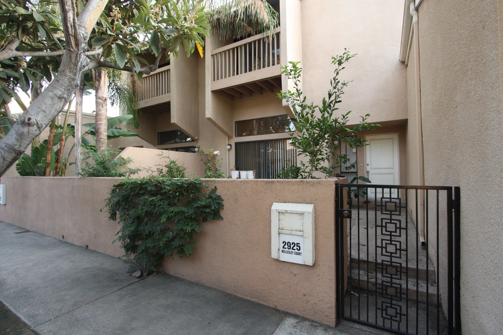 Fullerton House: 2925 Wellesley Ct