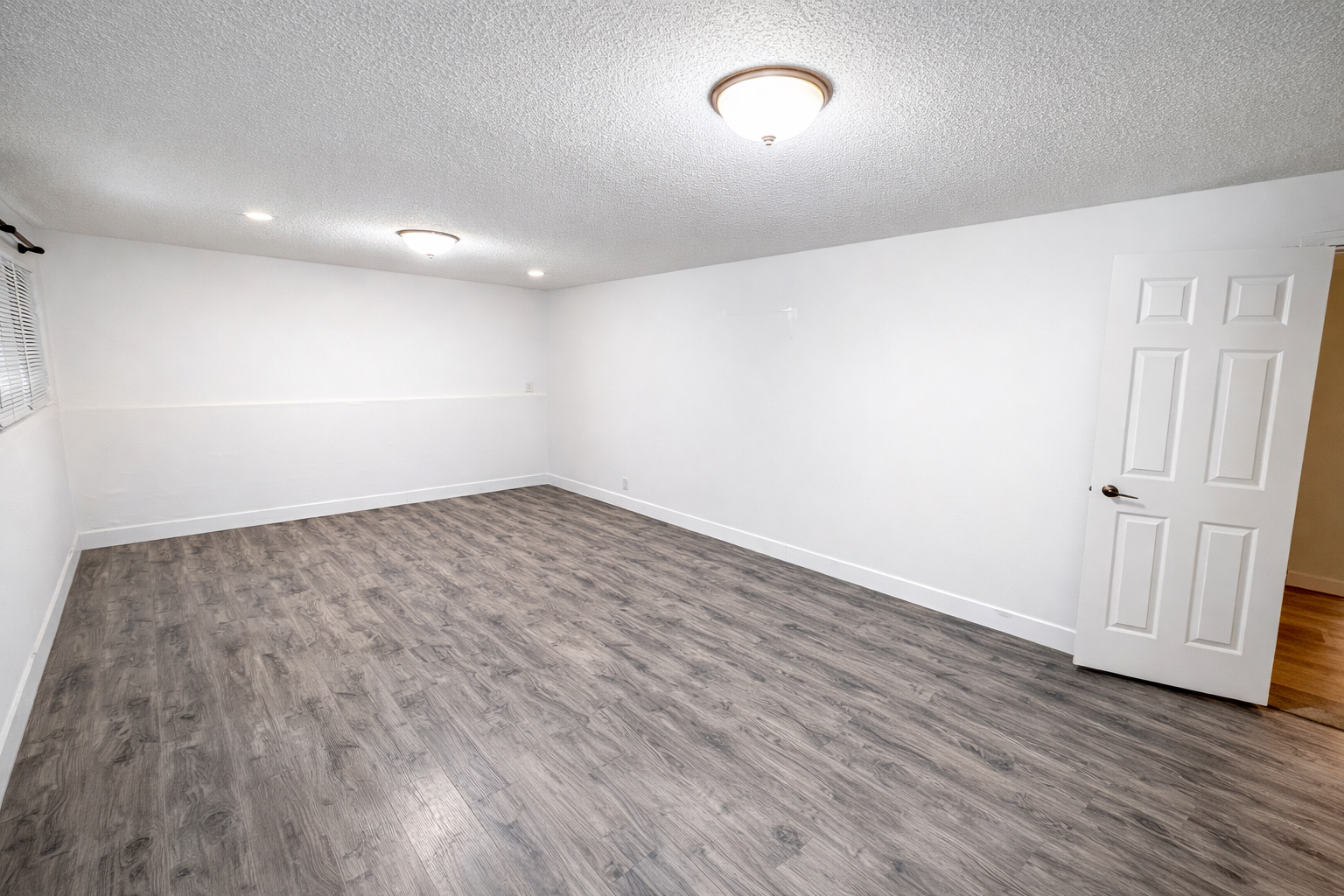 Abbotsford House: 32438 Hillcrest Ave