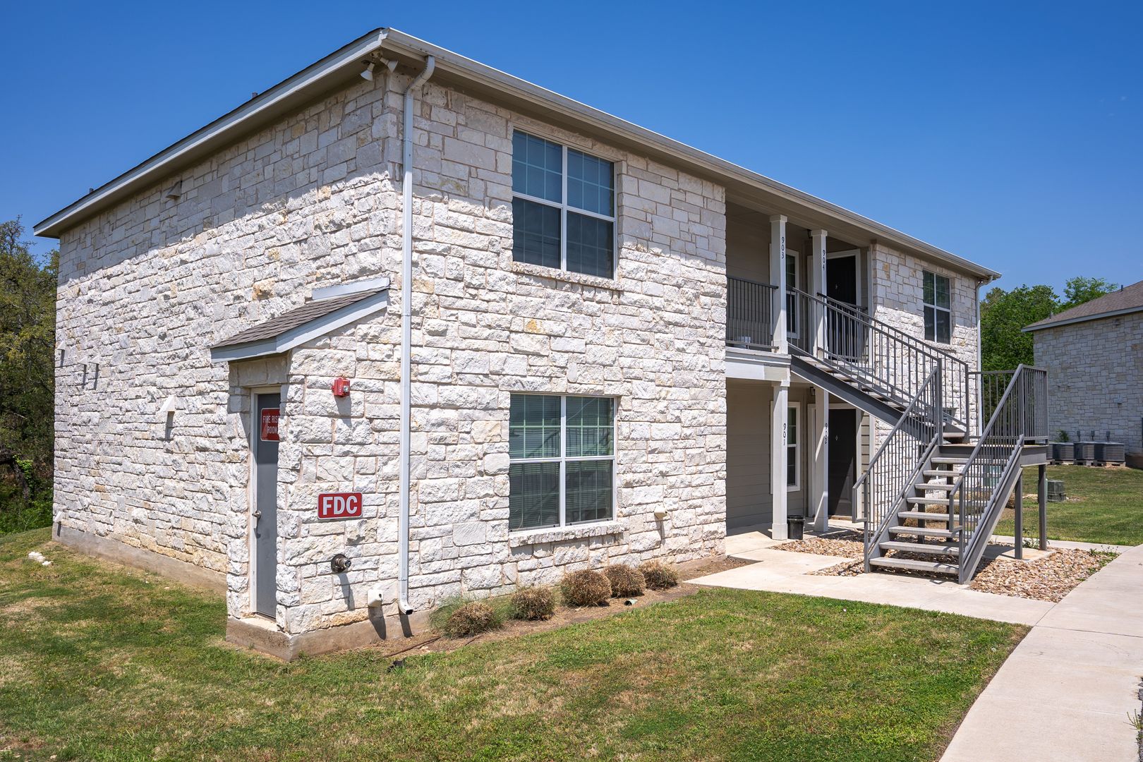 Liberty Hill Apartment: 304 Stubblefield Ln