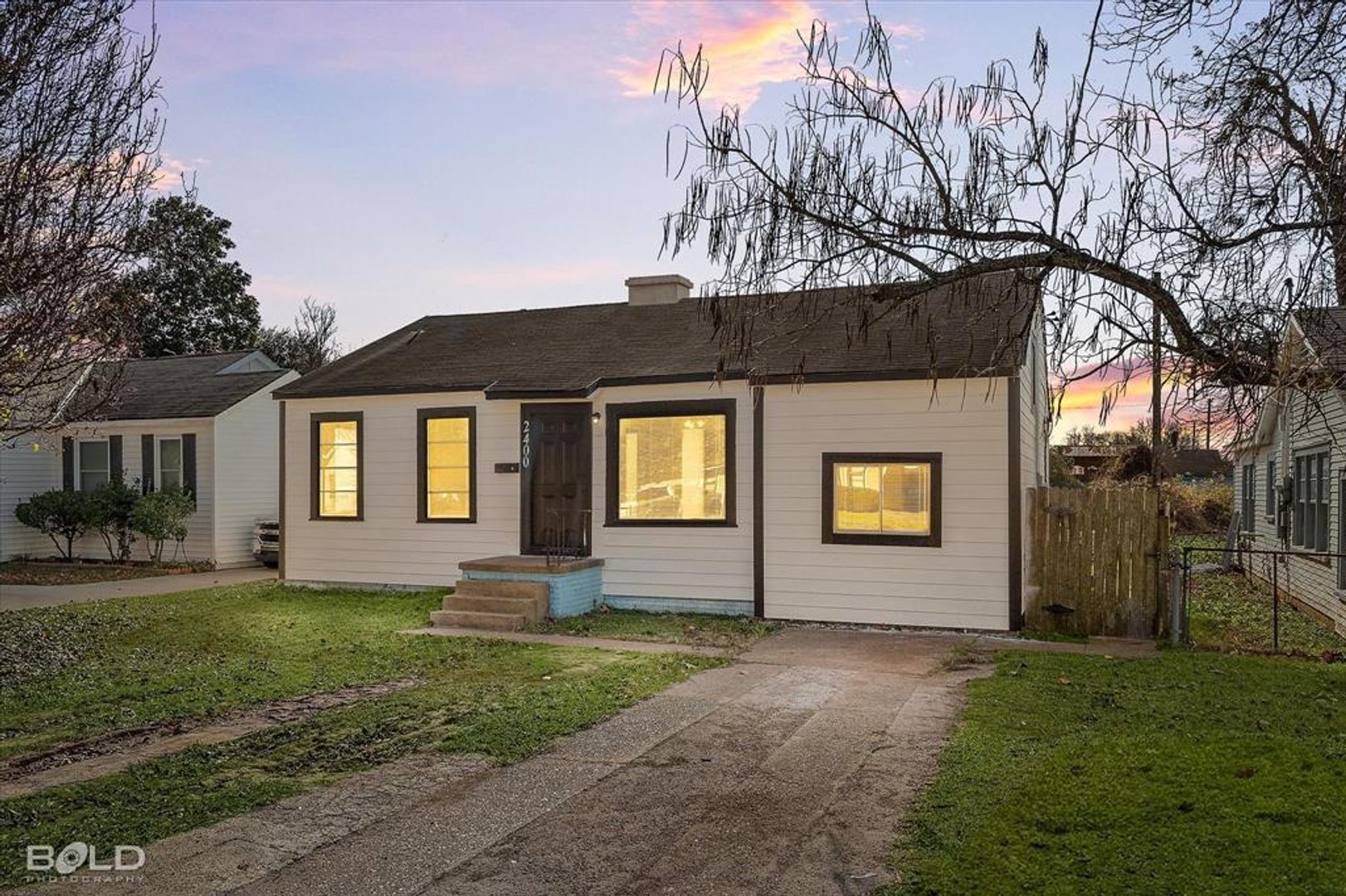 Bossier City House: 2400 Broadway Dr