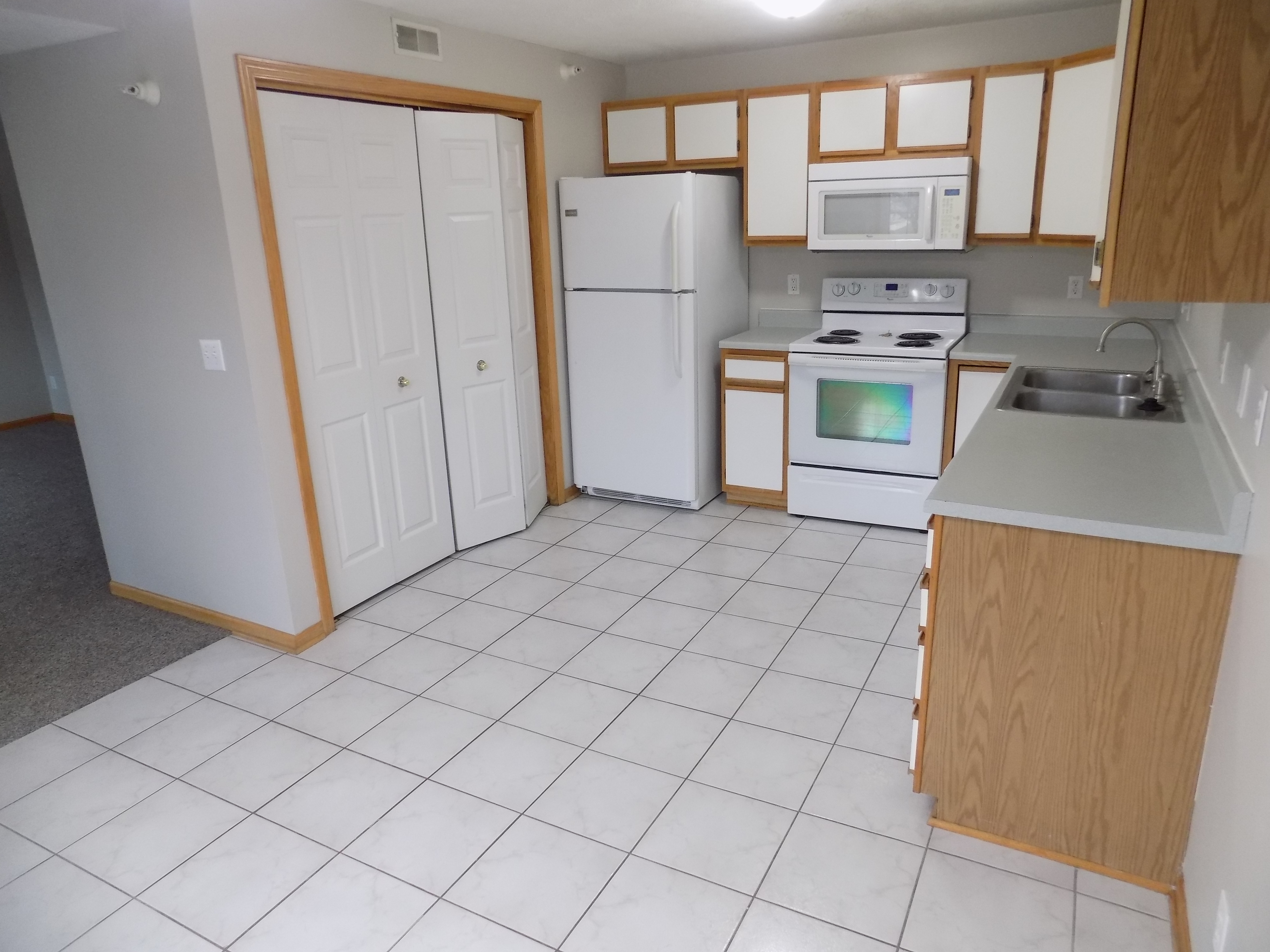 Lincoln Condo: BCR 4517 Stockwell