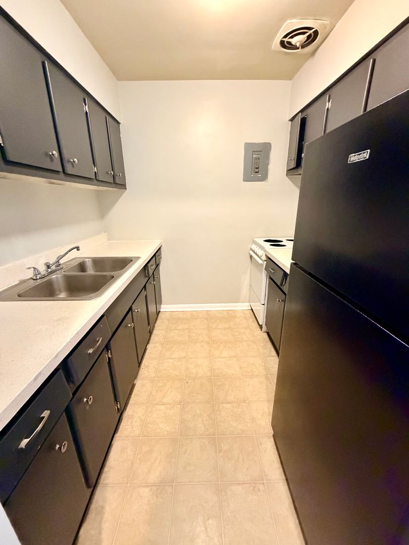 Lexington Condo: 1556 Alexandria Drive