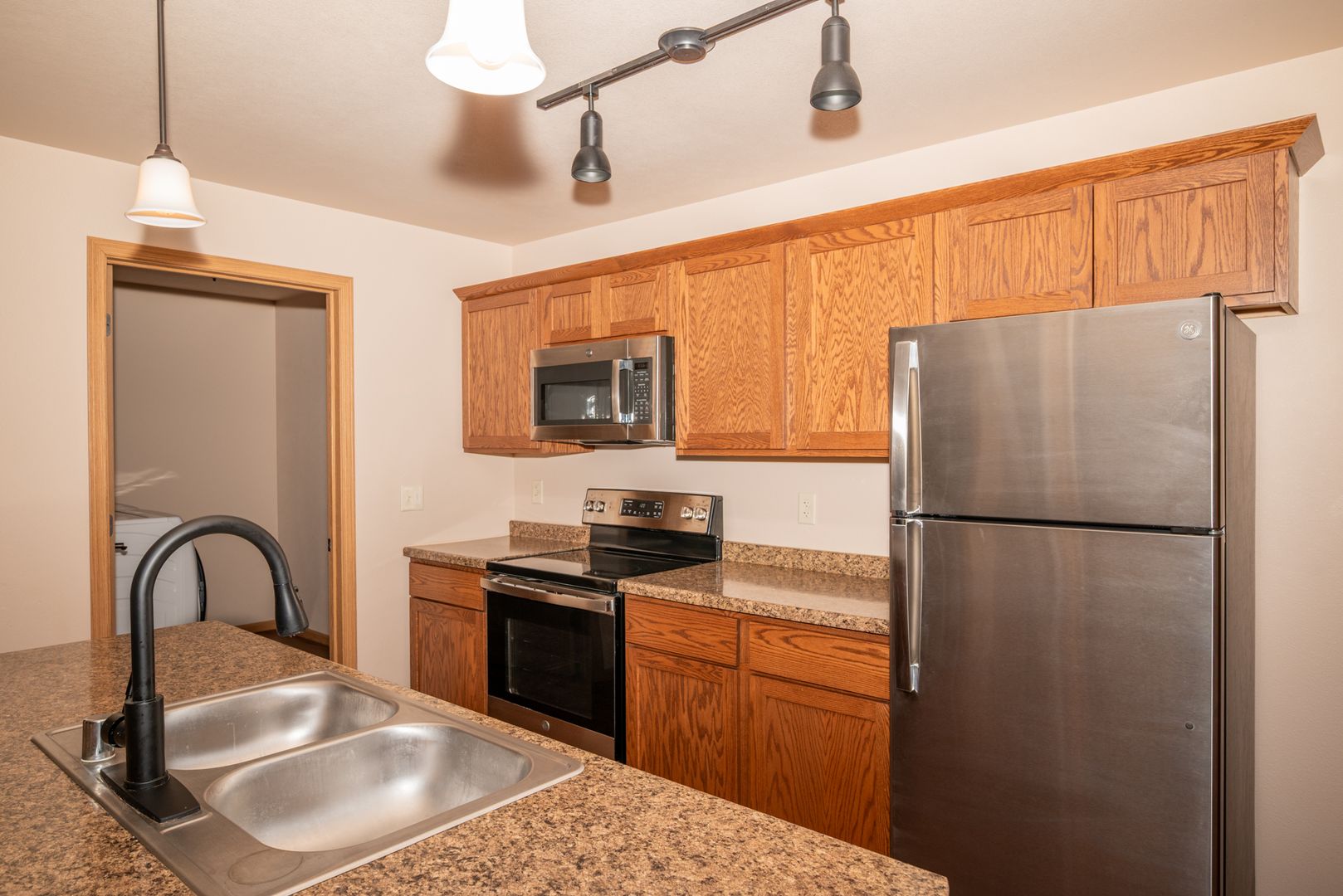 Tomah Apartment: 505 Larkin St