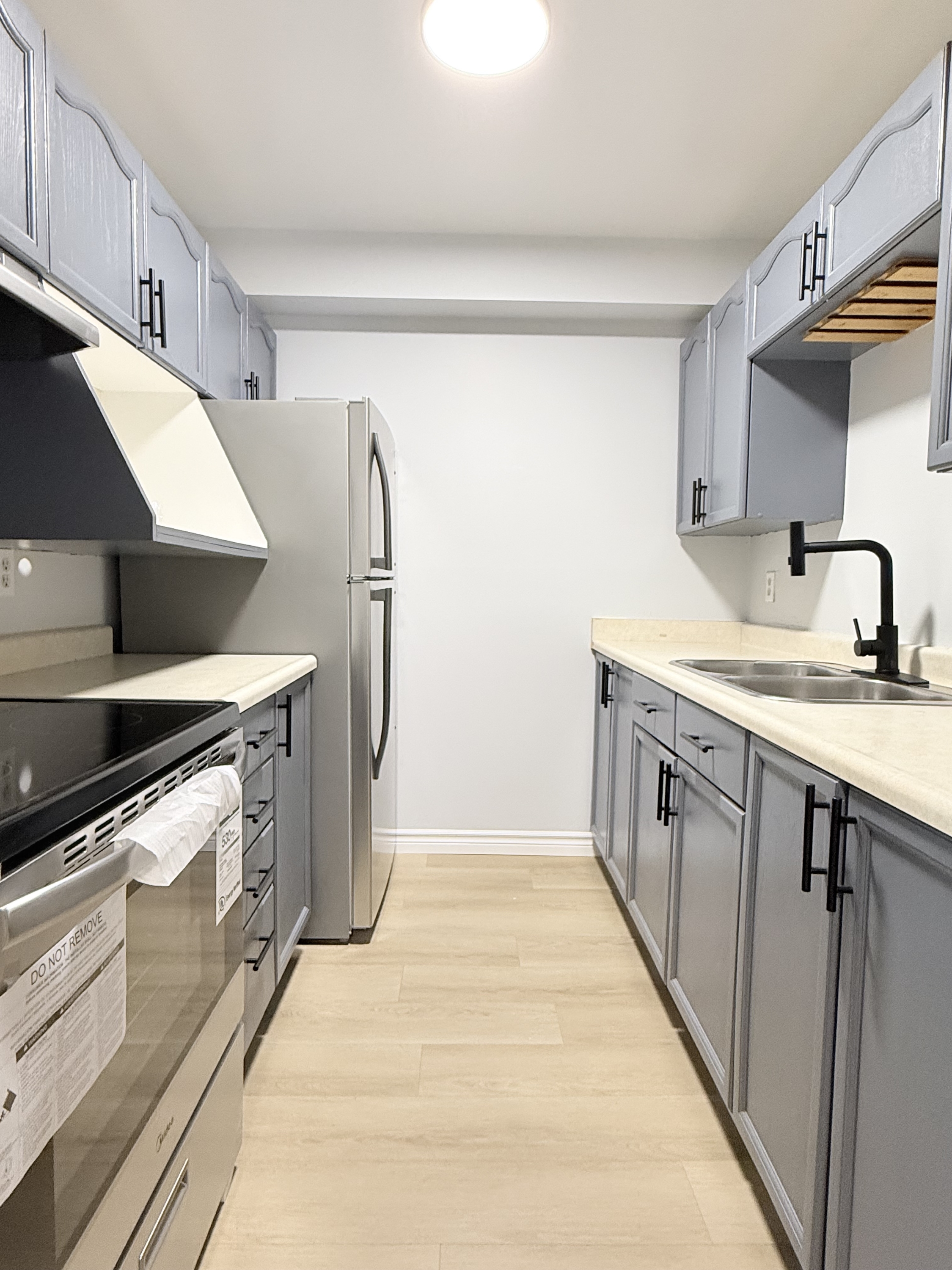 Windsor Condo: 2940 Elsmere Ave