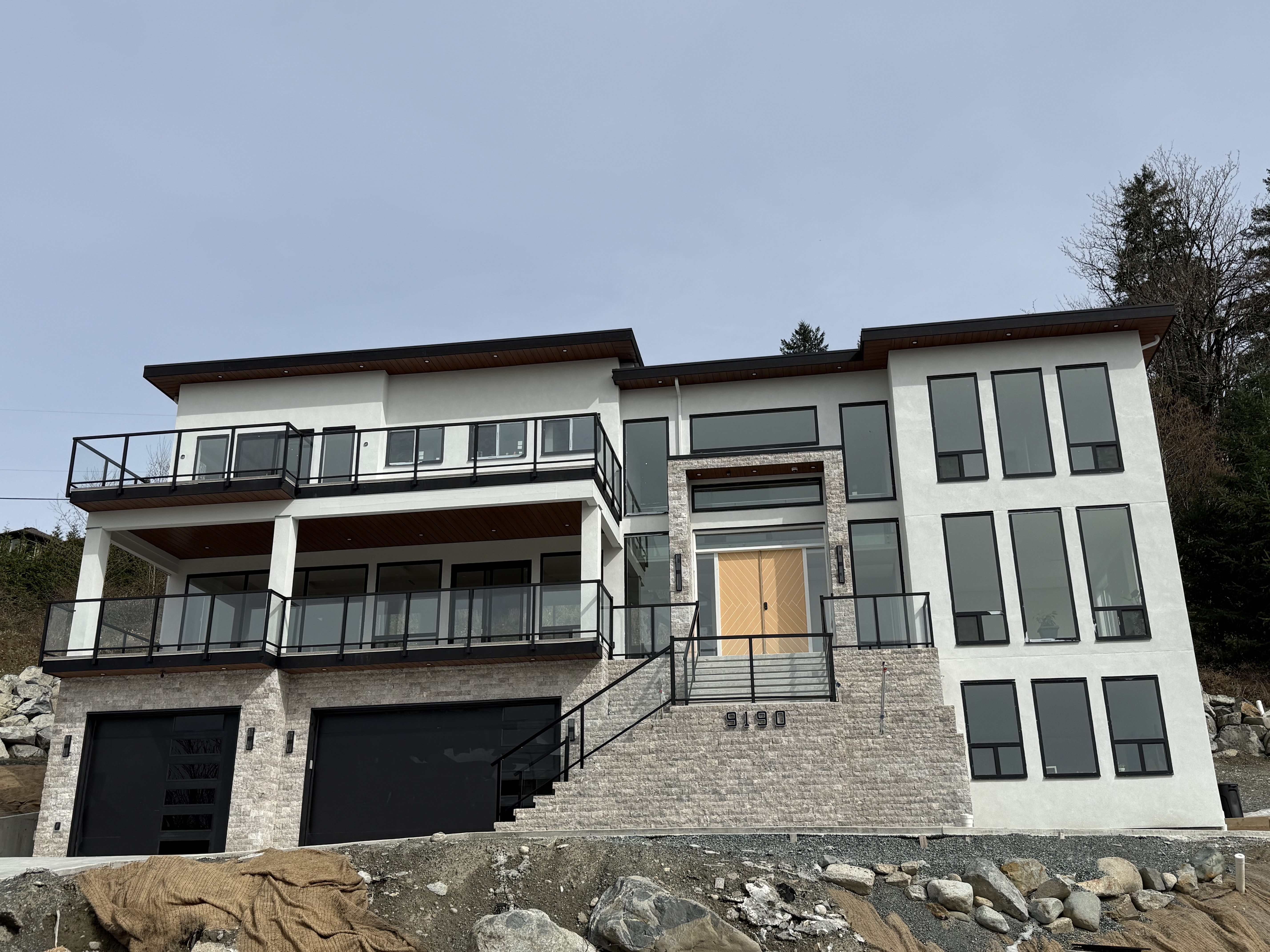 Mission House: 9190 Hatzic Ridge Dr