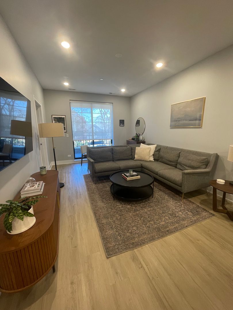 Chicago Condo: 3118 N Greenview