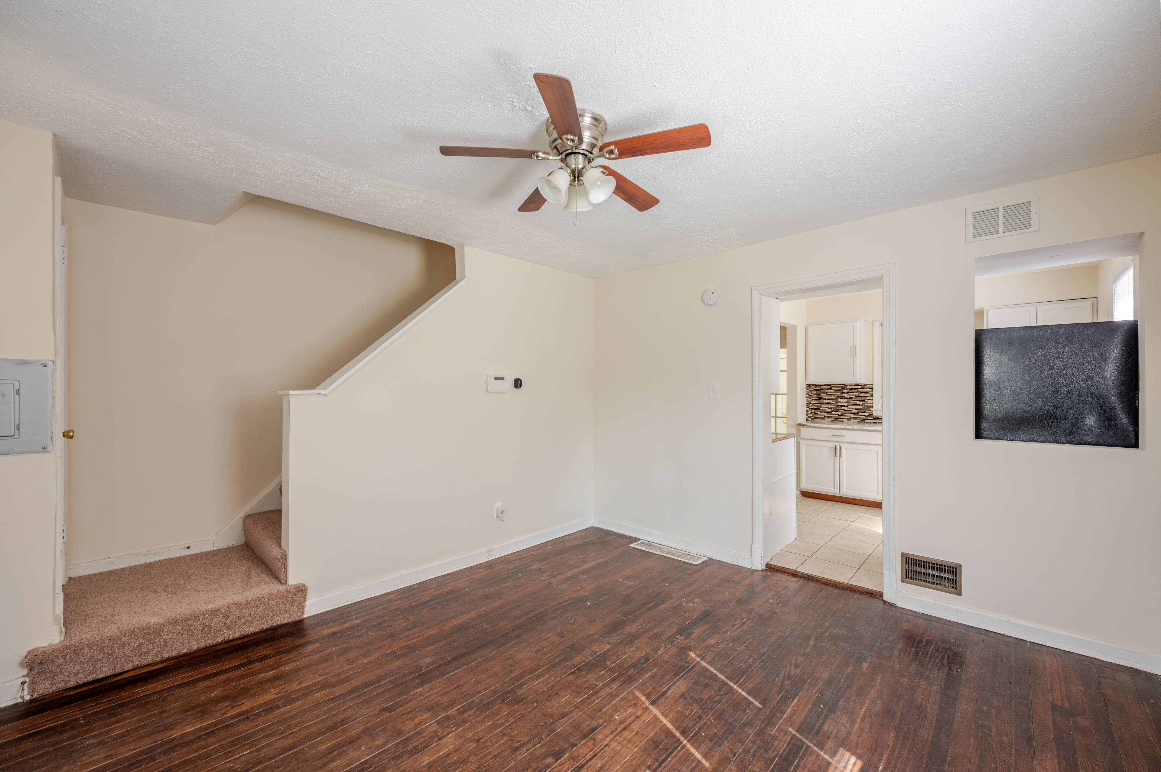 Washington House: 4632 A St SE