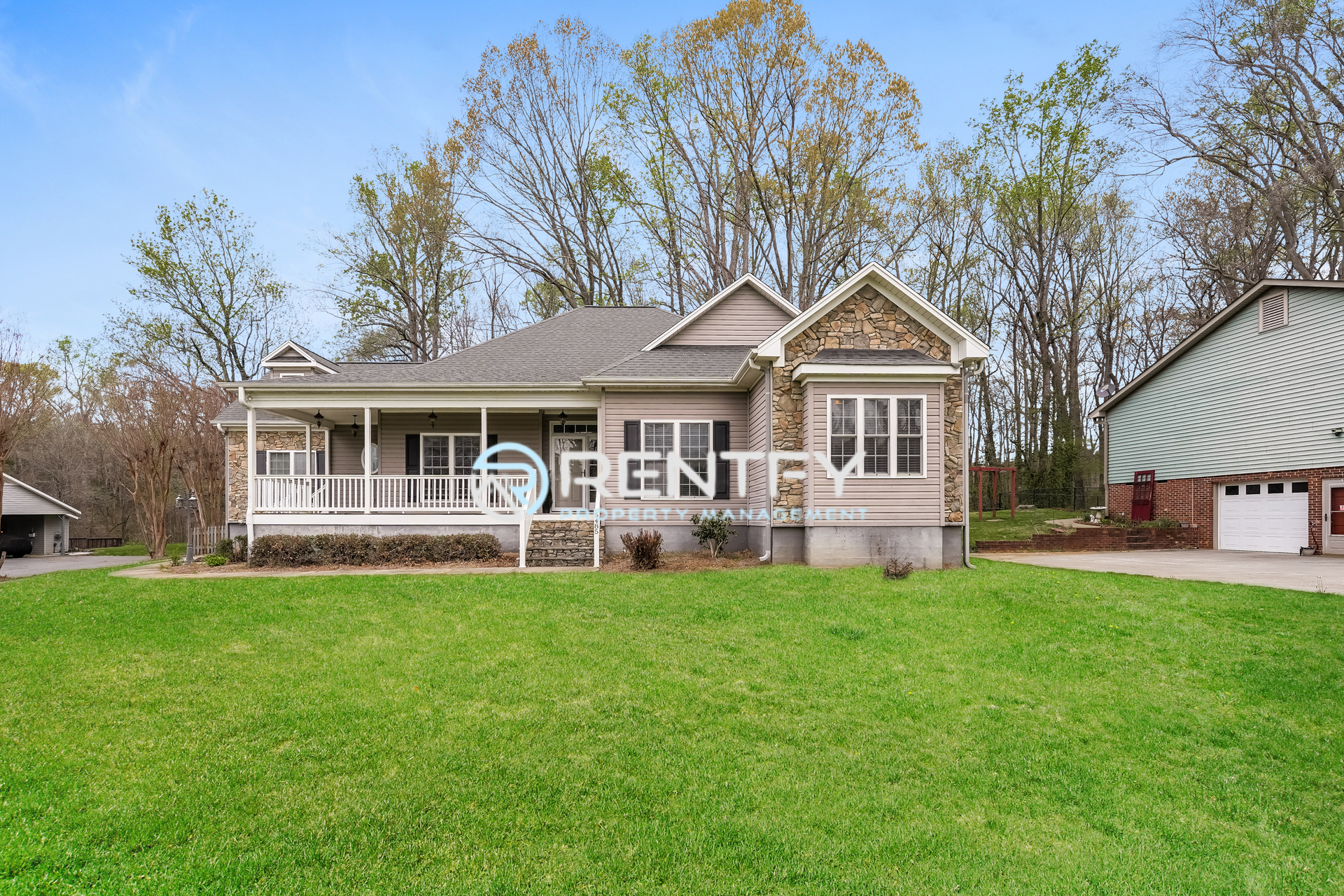 Clemmons House: 5485 Styers Ferry Rd