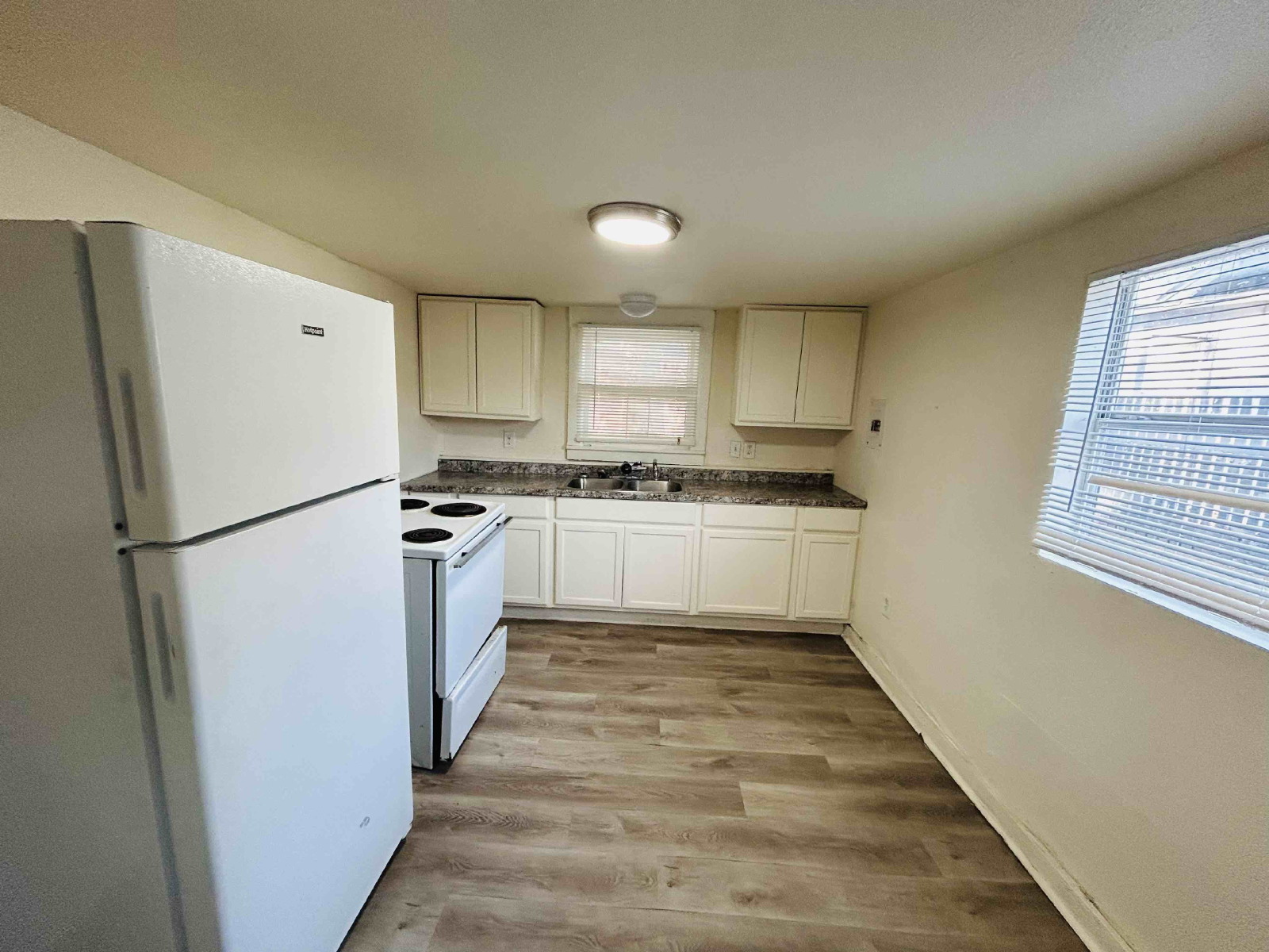 San Antonio Condo: 214 E Huff Ave