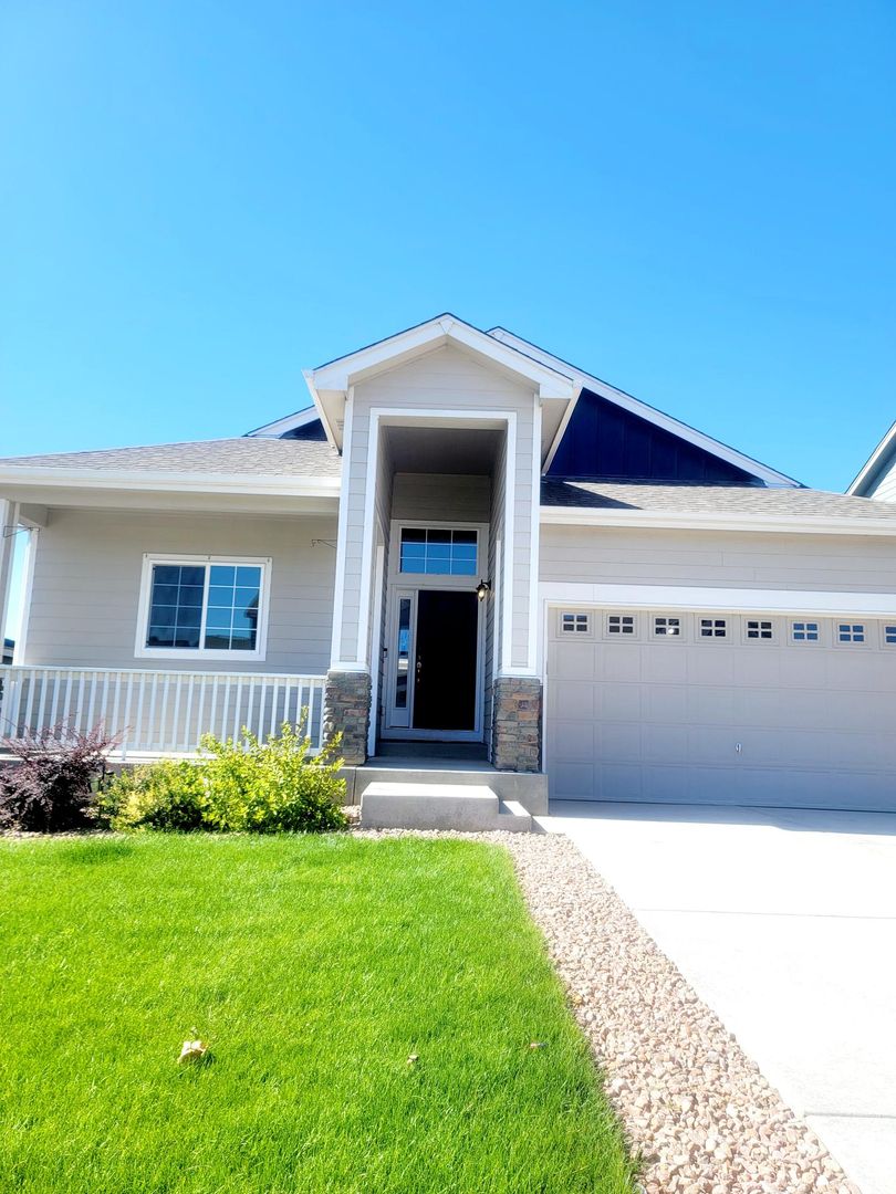 Colorado Springs House: 7376 Peachleaf Dr