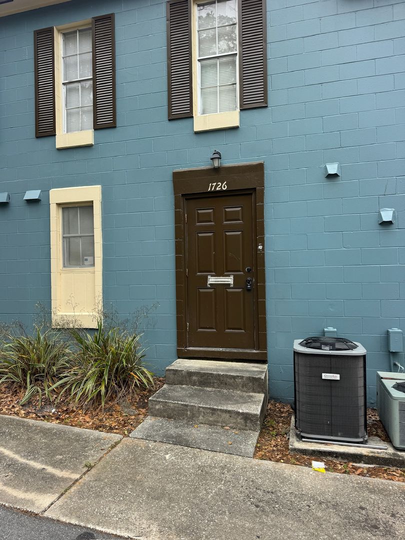 Ocala Condo: 1726 NE 3rd Street