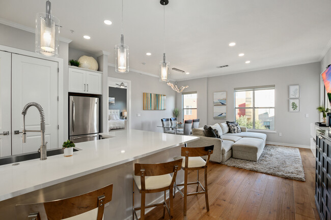 Dallas Condo: 2950 McKinney Ave