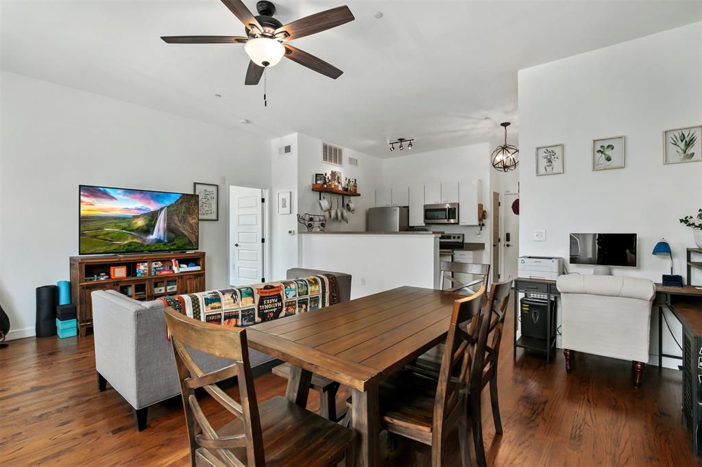 Dallas Condo: 3015 Bryan St