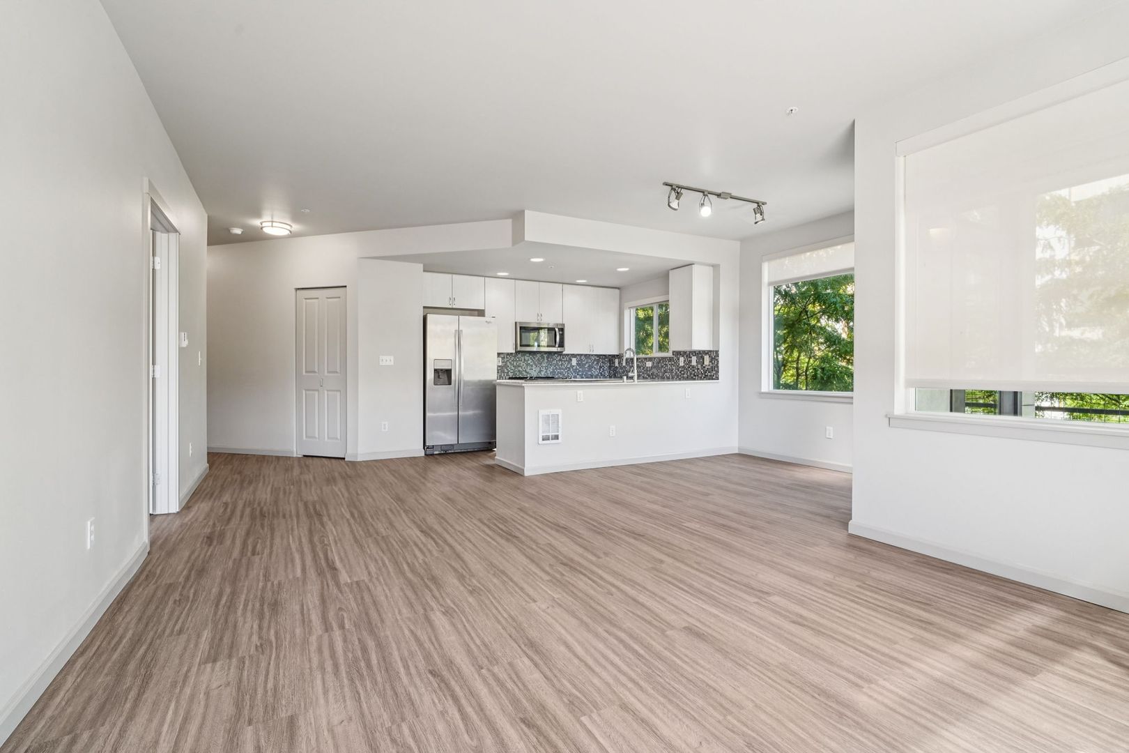 Bellevue Apartment: 37 103rd Ave NE