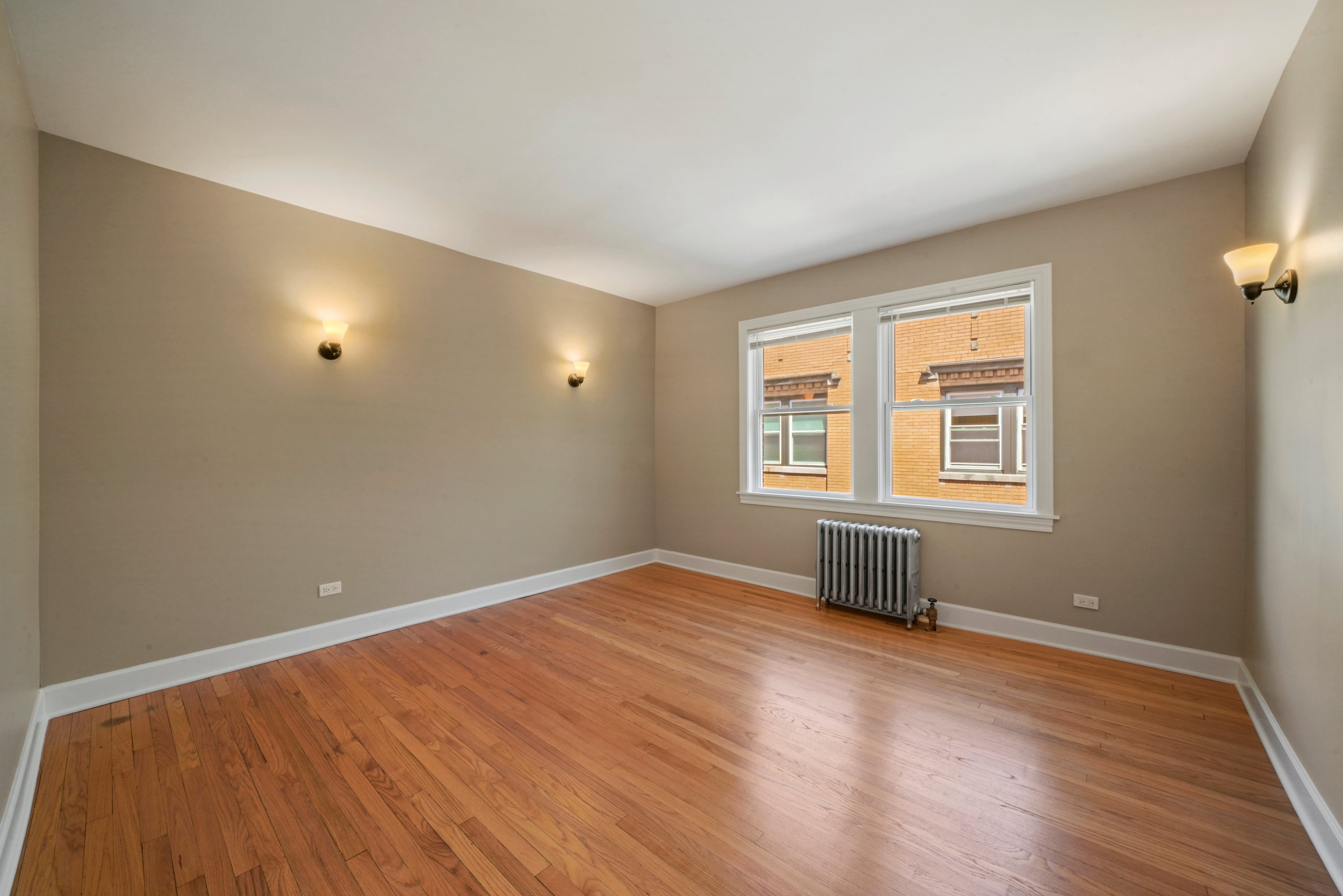 Berwyn Condo: 1921 Grove Ave
