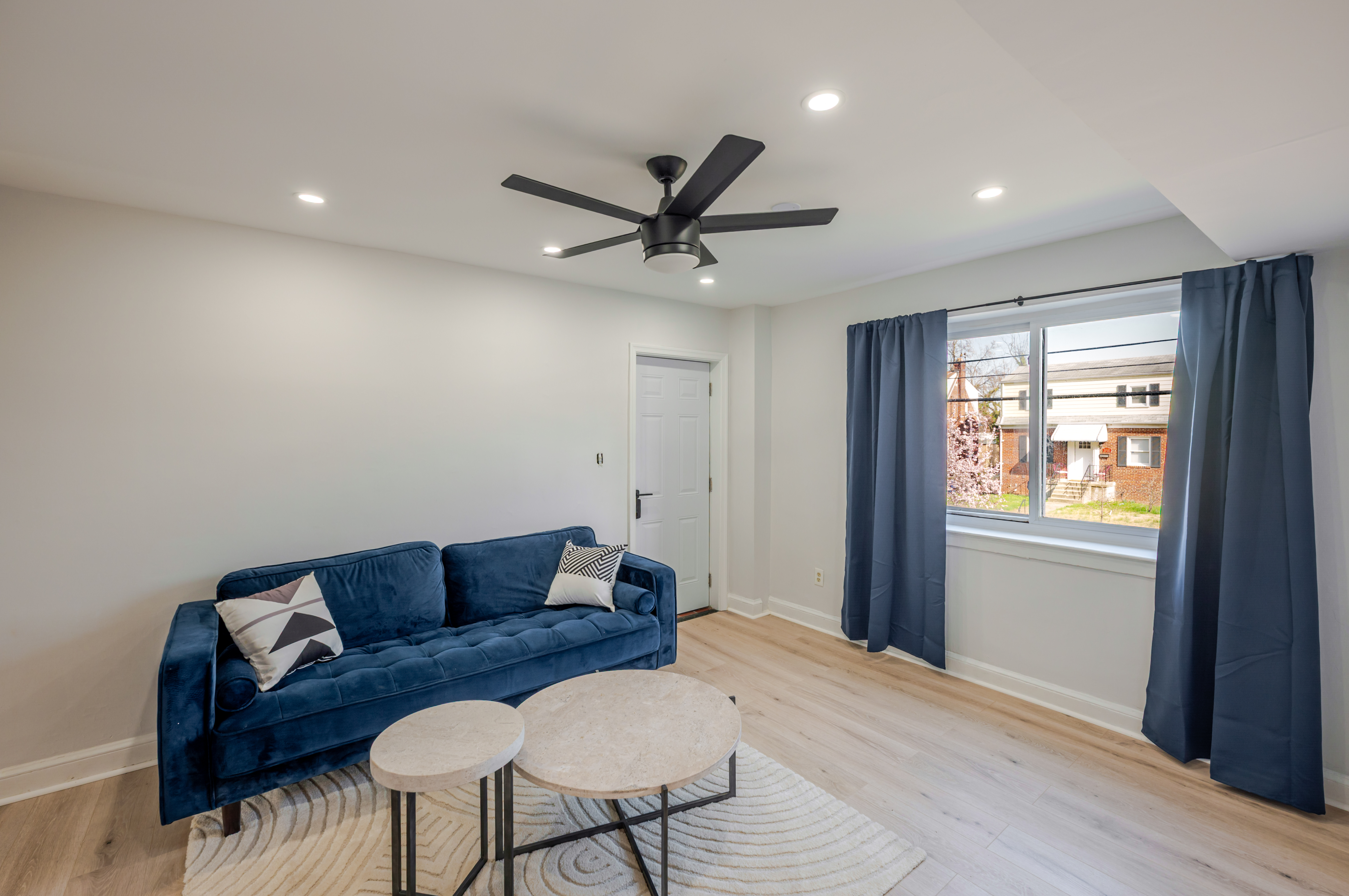 Washington Condo: 5033 Hanna Pl SE