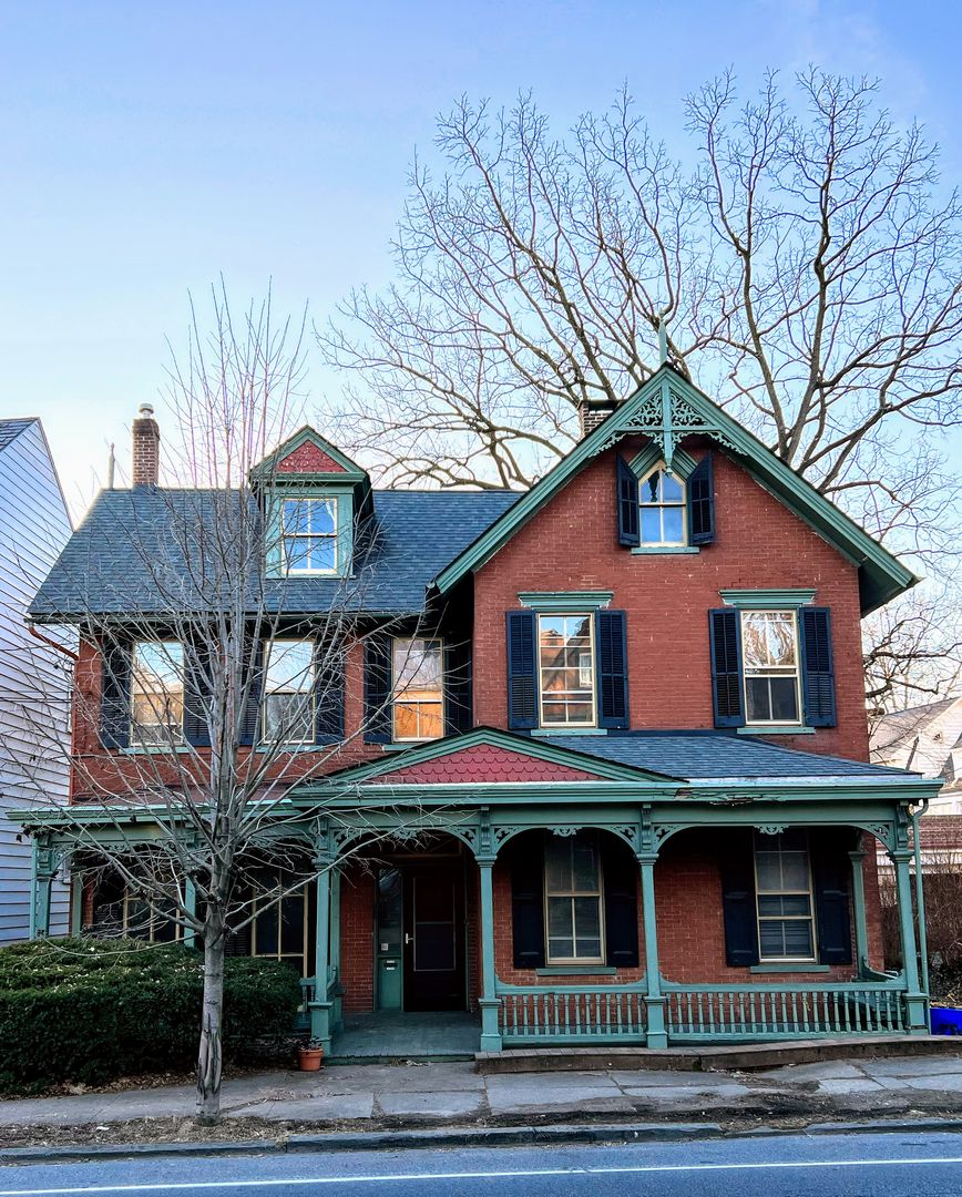 Easton Condo: 718 Cattell Street