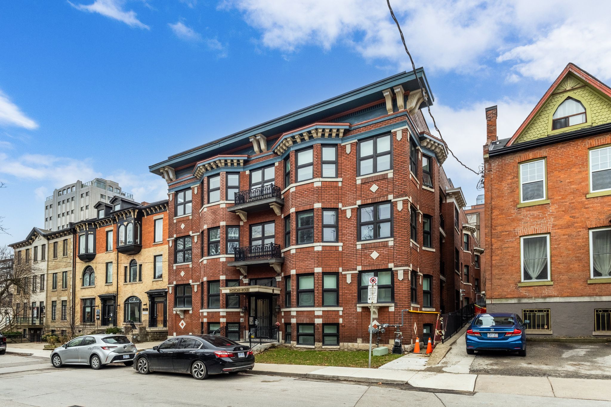 Hamilton Condo: 27 Bold