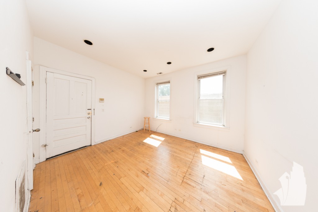 Chicago Condo: 2318 North Southport Avenue