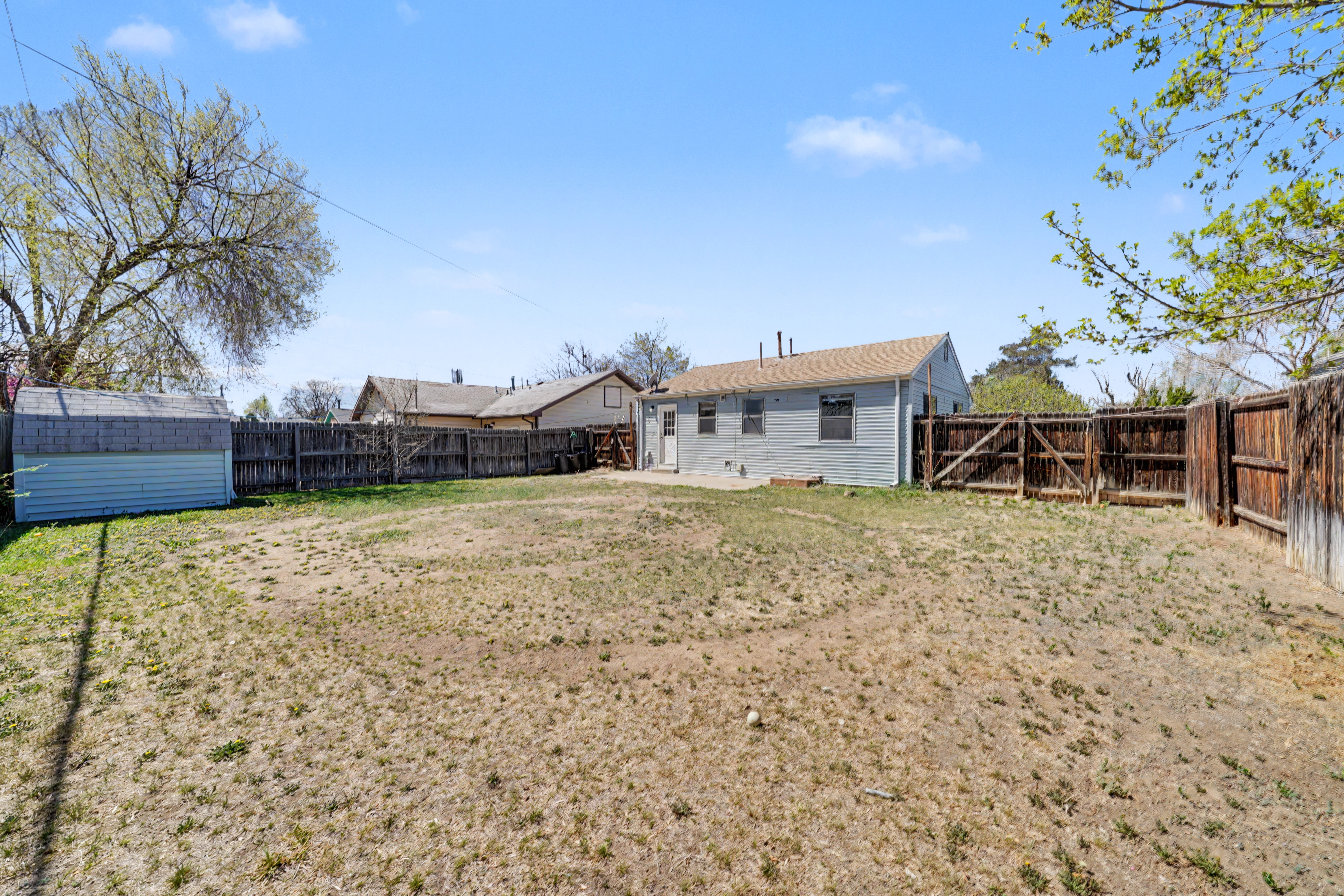 Aurora House: 956 Macon Street