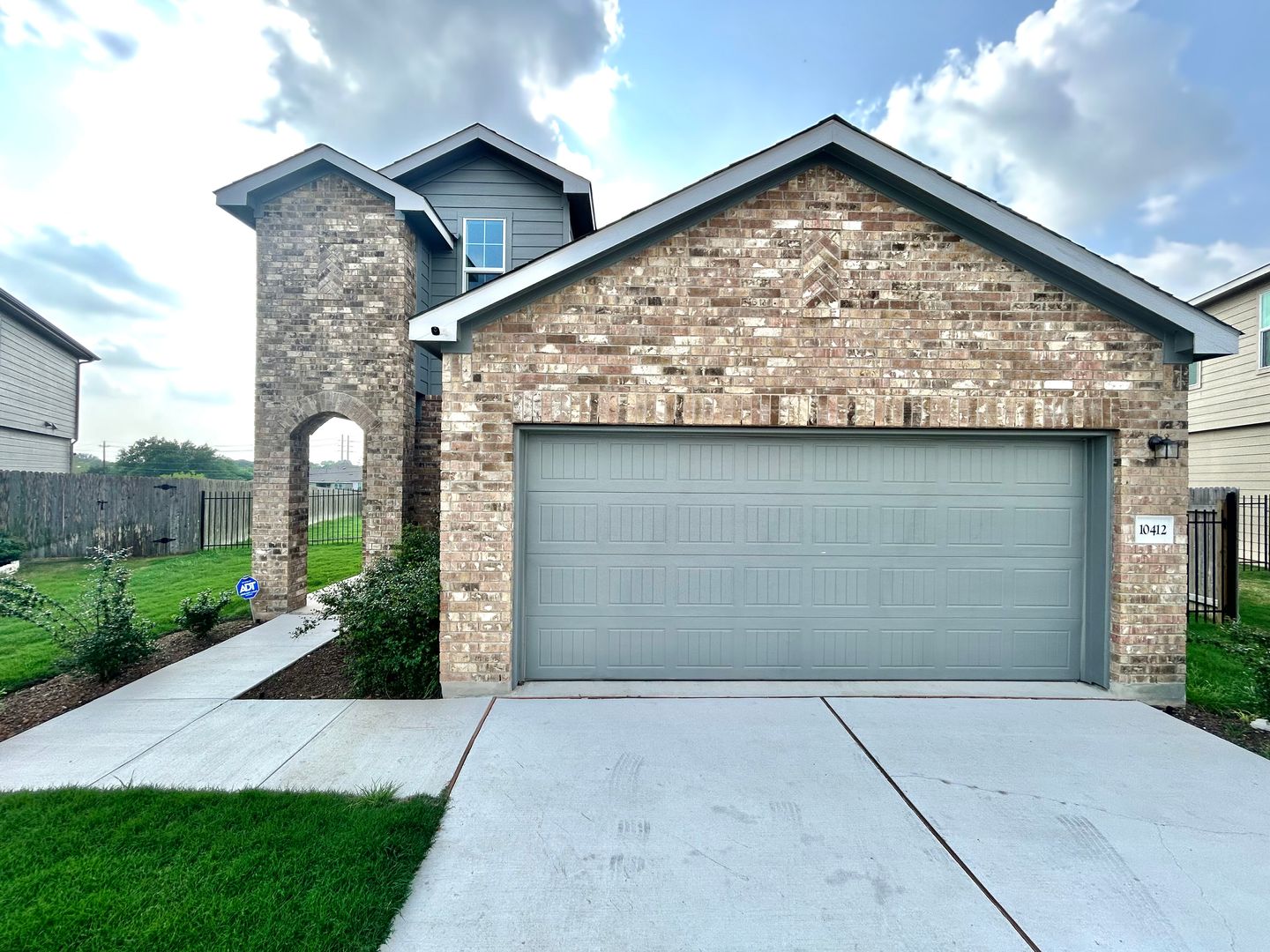 Austin House: 10412 Premier Park Street