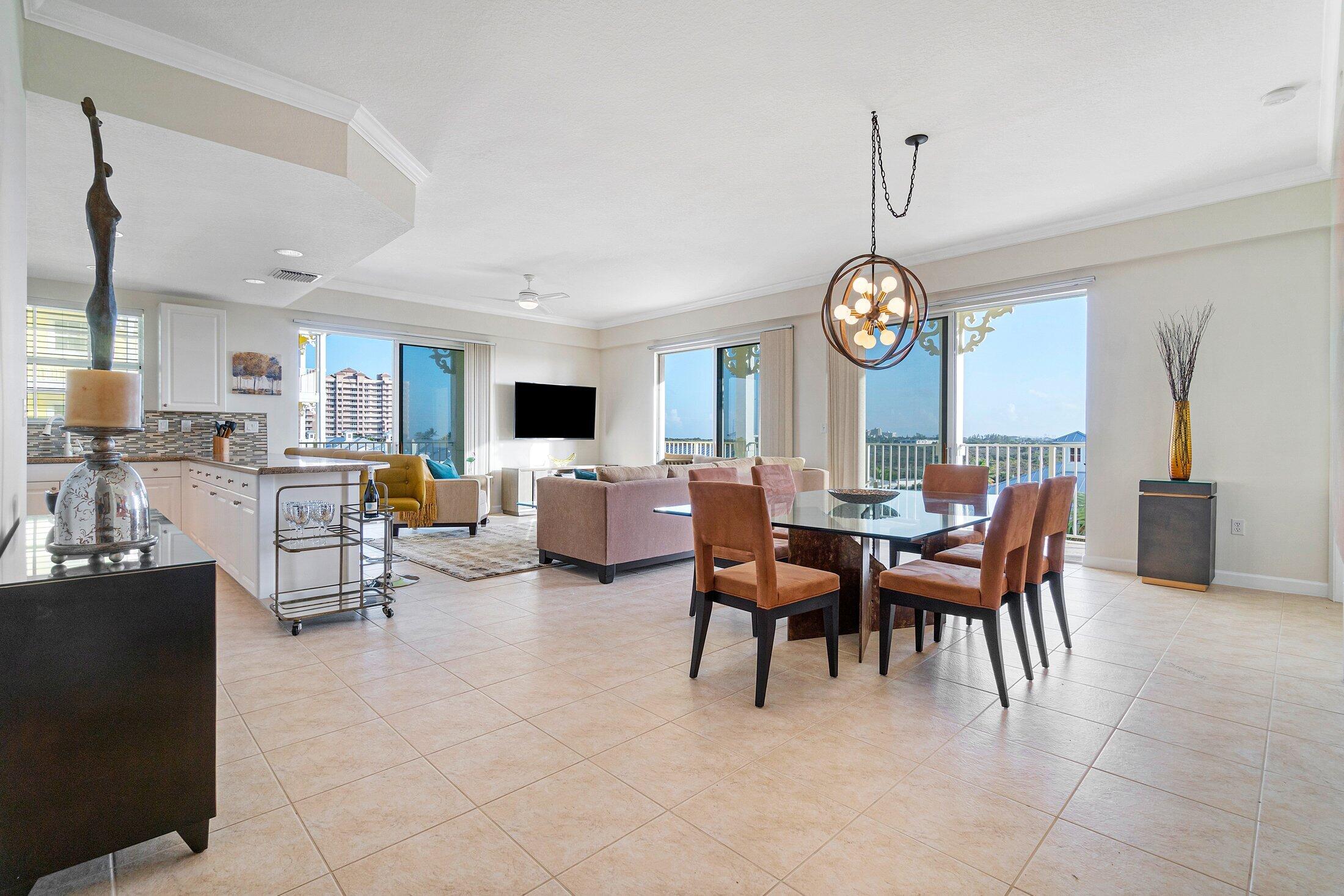 Juno Beach Condo: 810 Juno Ocean Walk