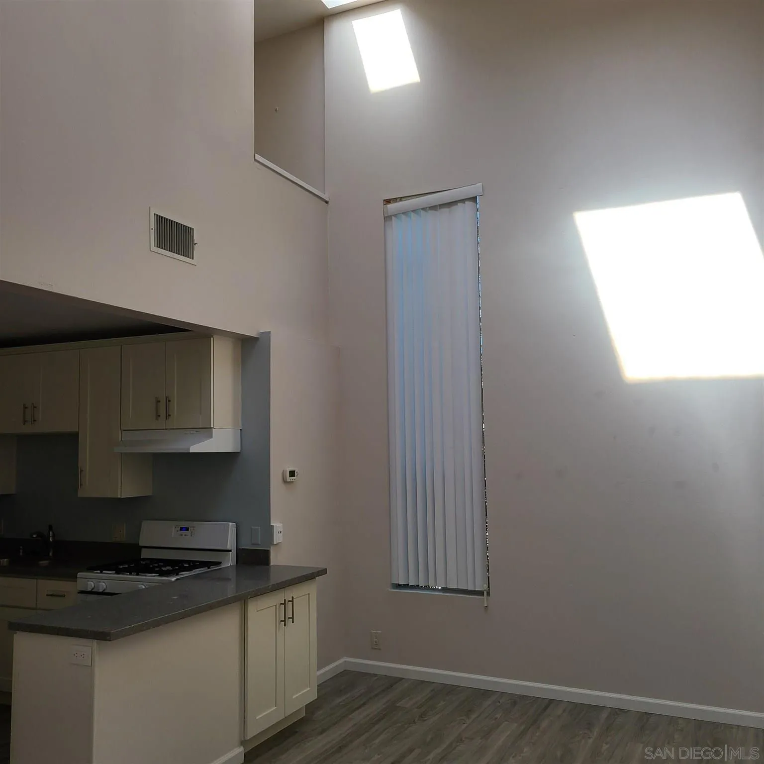 Encinitas Condo: 245-247 East Glaucus Street