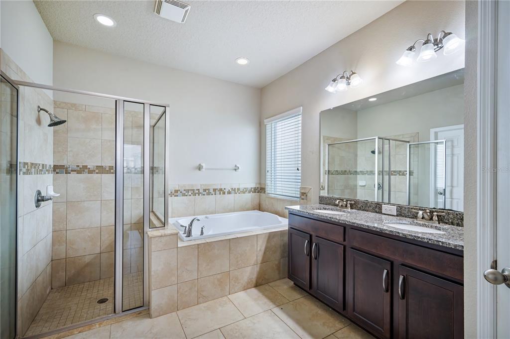 Lithia Condo: 15604 Starling Crossing Drive