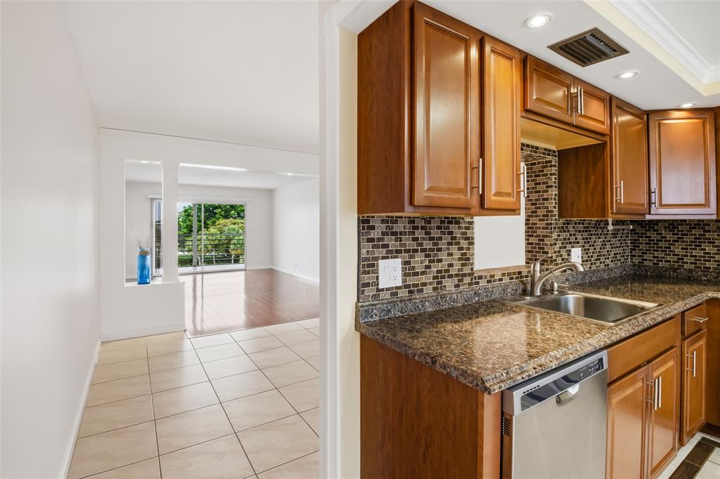 Coconut Creek Condo: 2505 Antigua Terrace