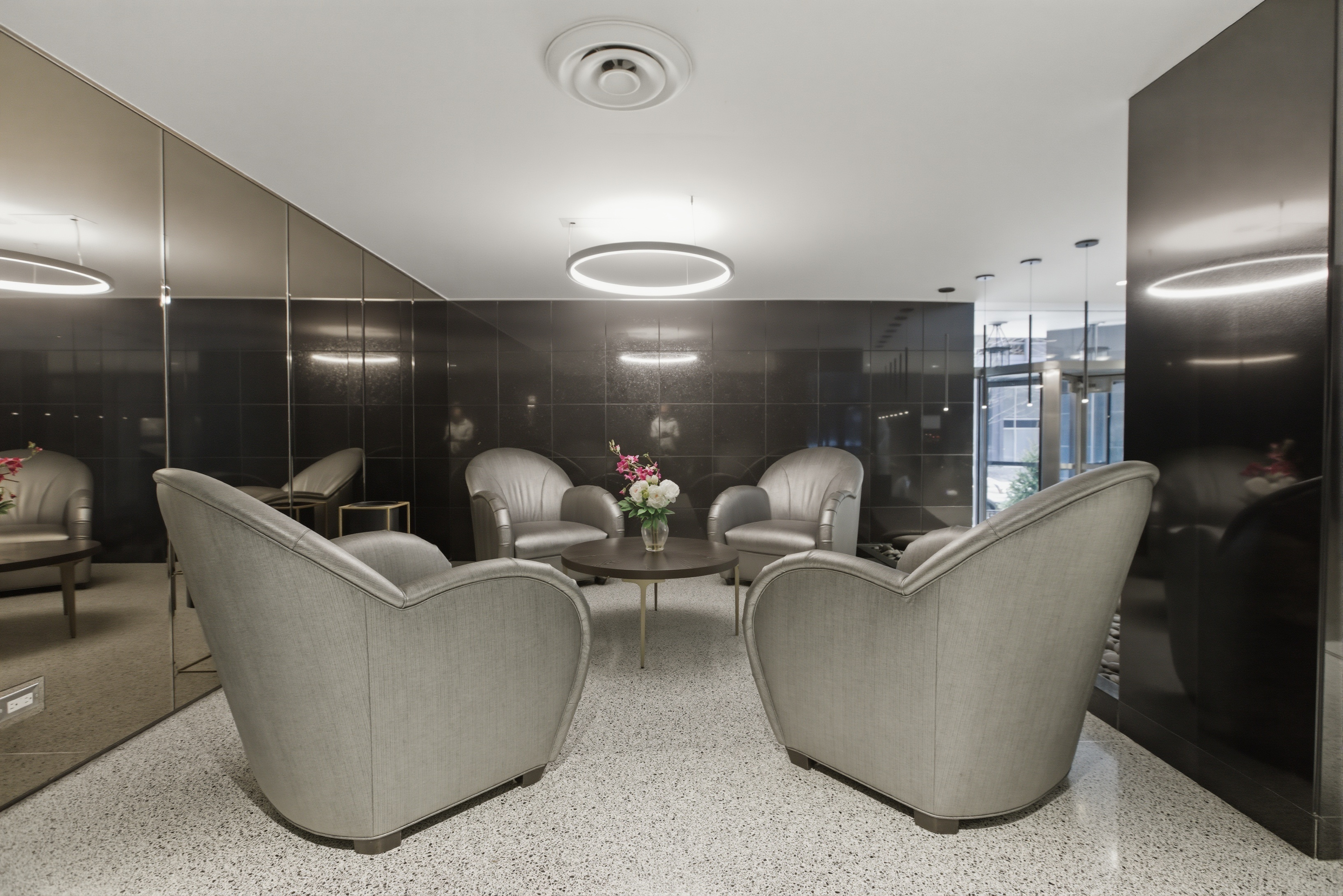 Chicago Condo: 253 East Delaware