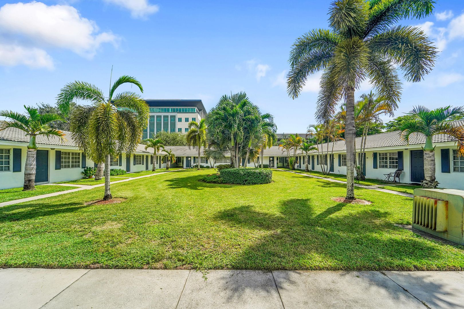 Coral Springs Condo: 3331 Coral Hills Dr