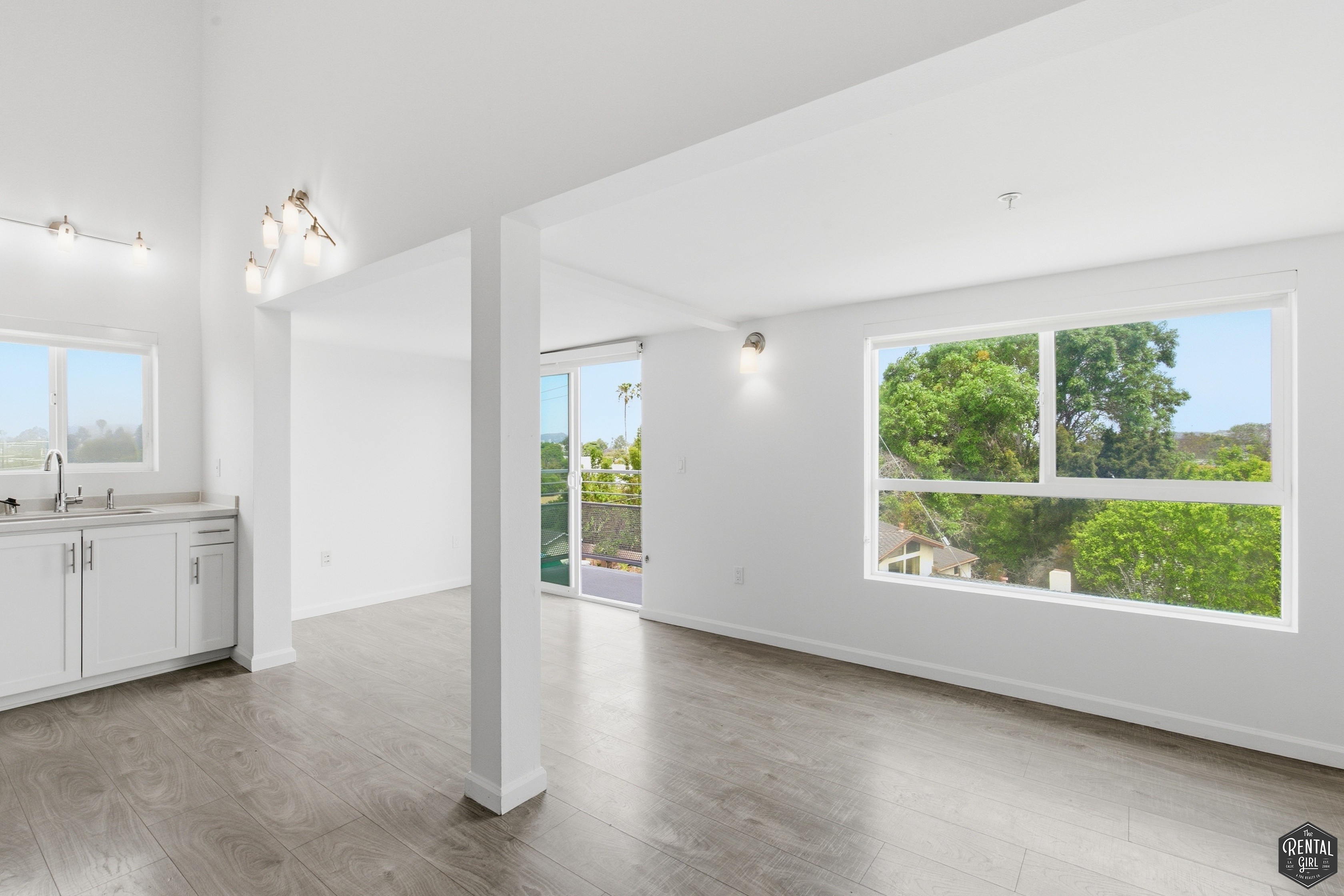 Los Angeles Condo: 4980 S. Centinela Ave