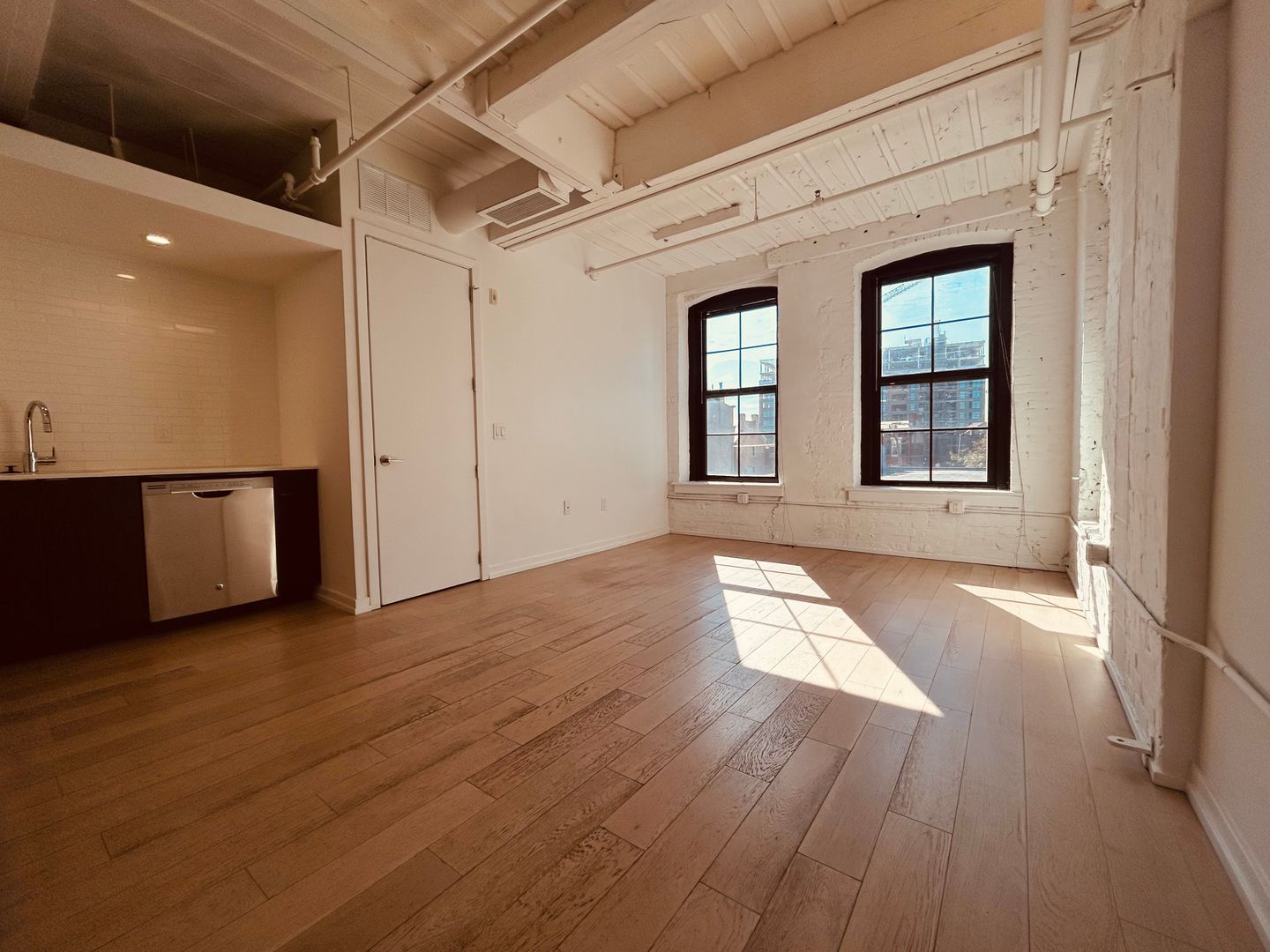 Philadelphia Apartment: 430 Fairmount Ave