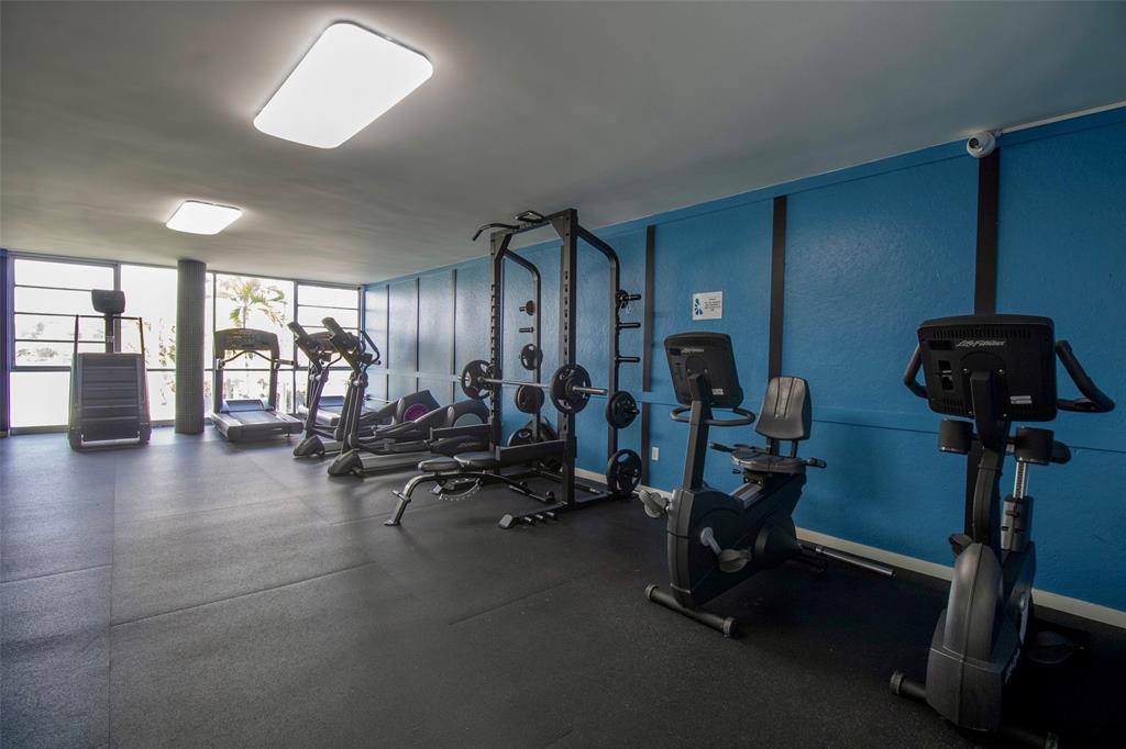 Miami Condo: 877 Northeast 195th Street