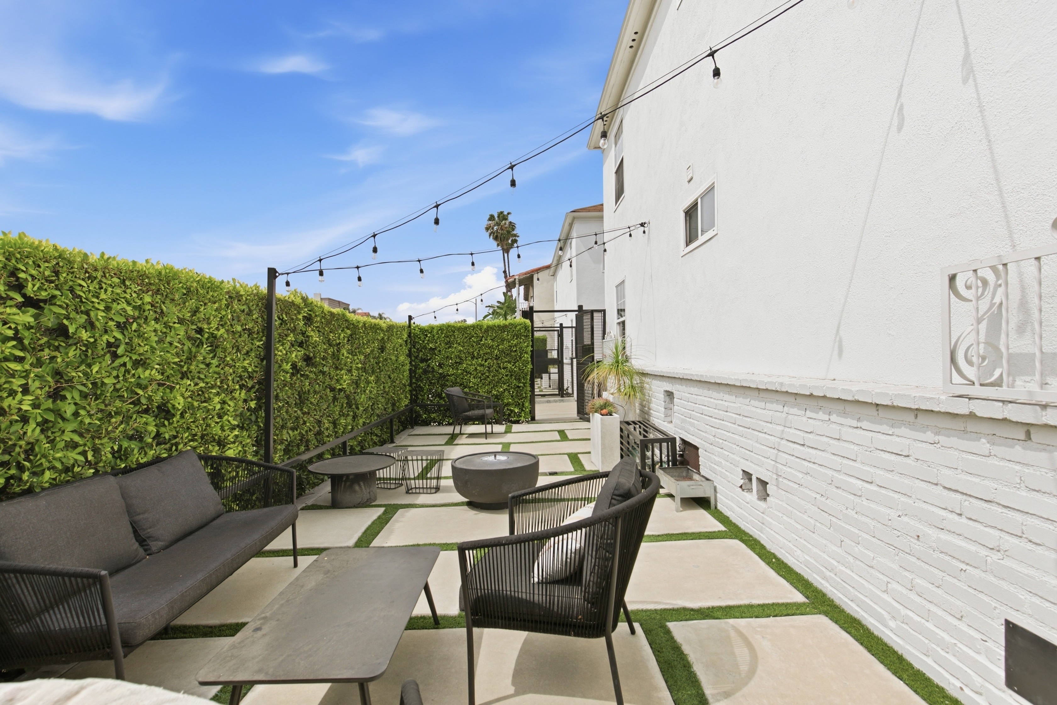 Los Angeles Condo: 8619 1/2 W. Olympic Blvd