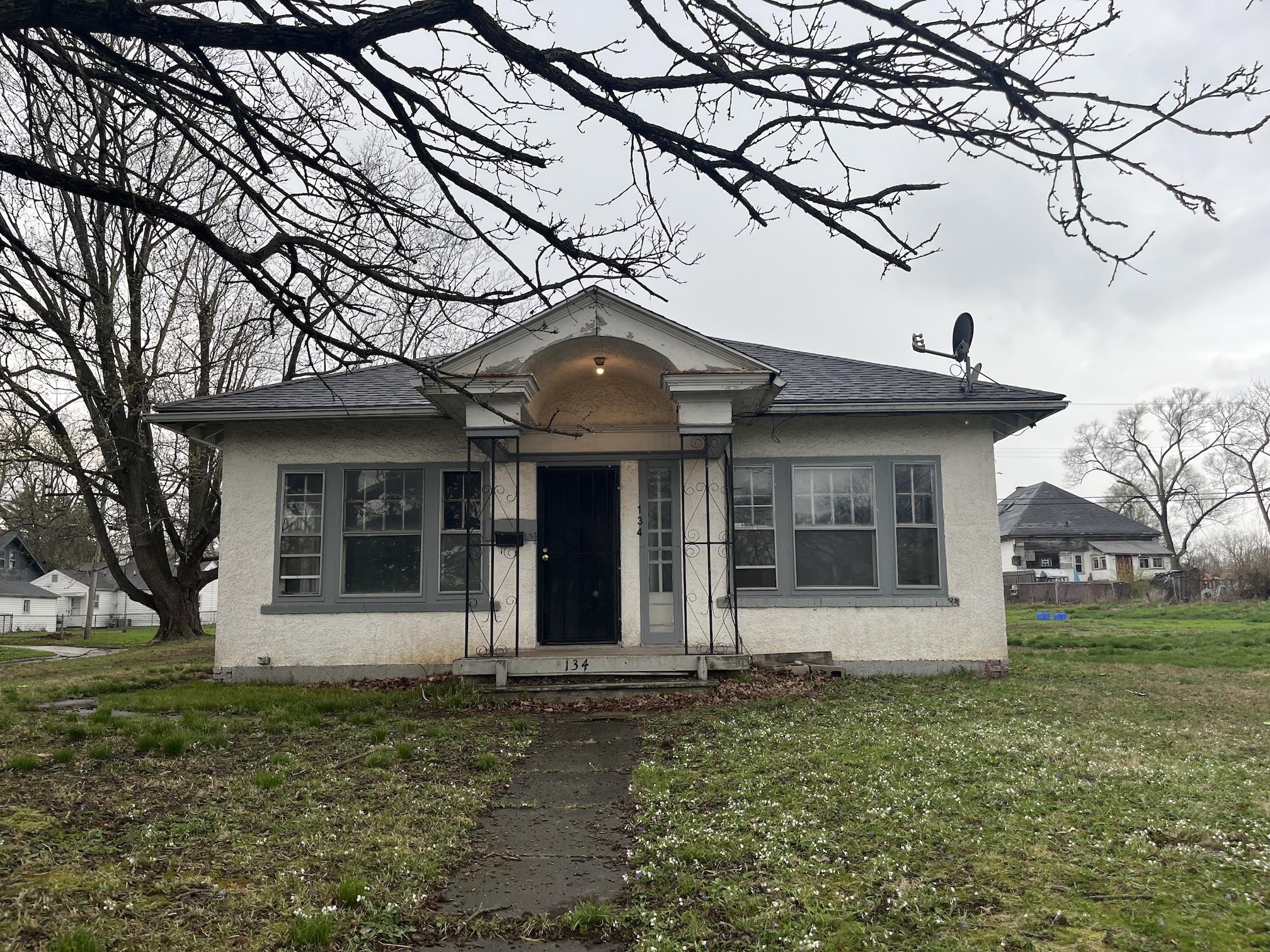 Danville House: 134 Grace