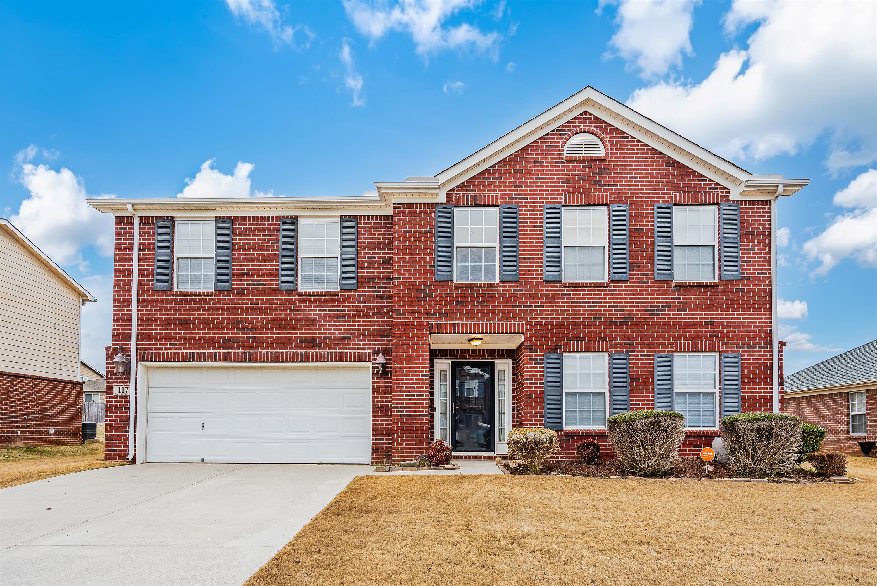 Meridianville House: 117 Vancouver Rd