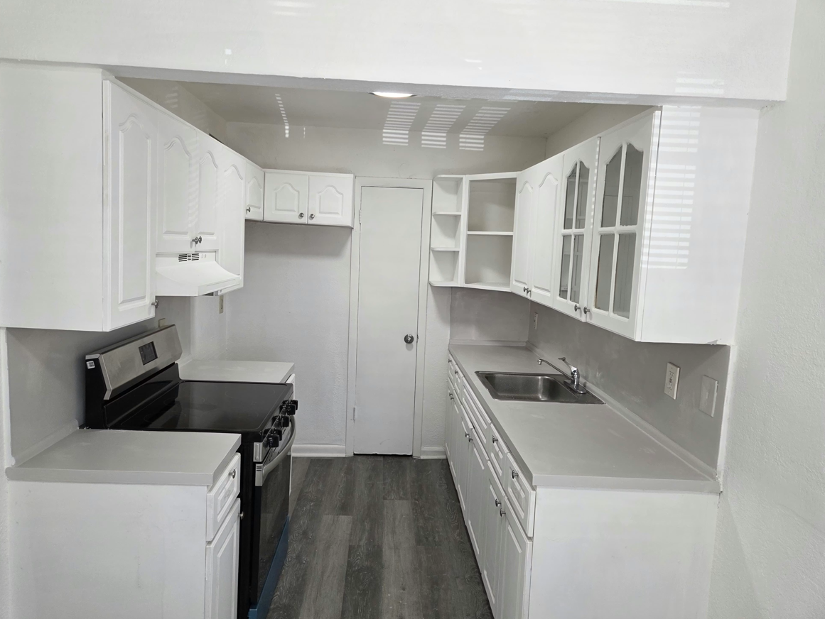 Deerfield Beach Townhome: 401 SW 13th Pl