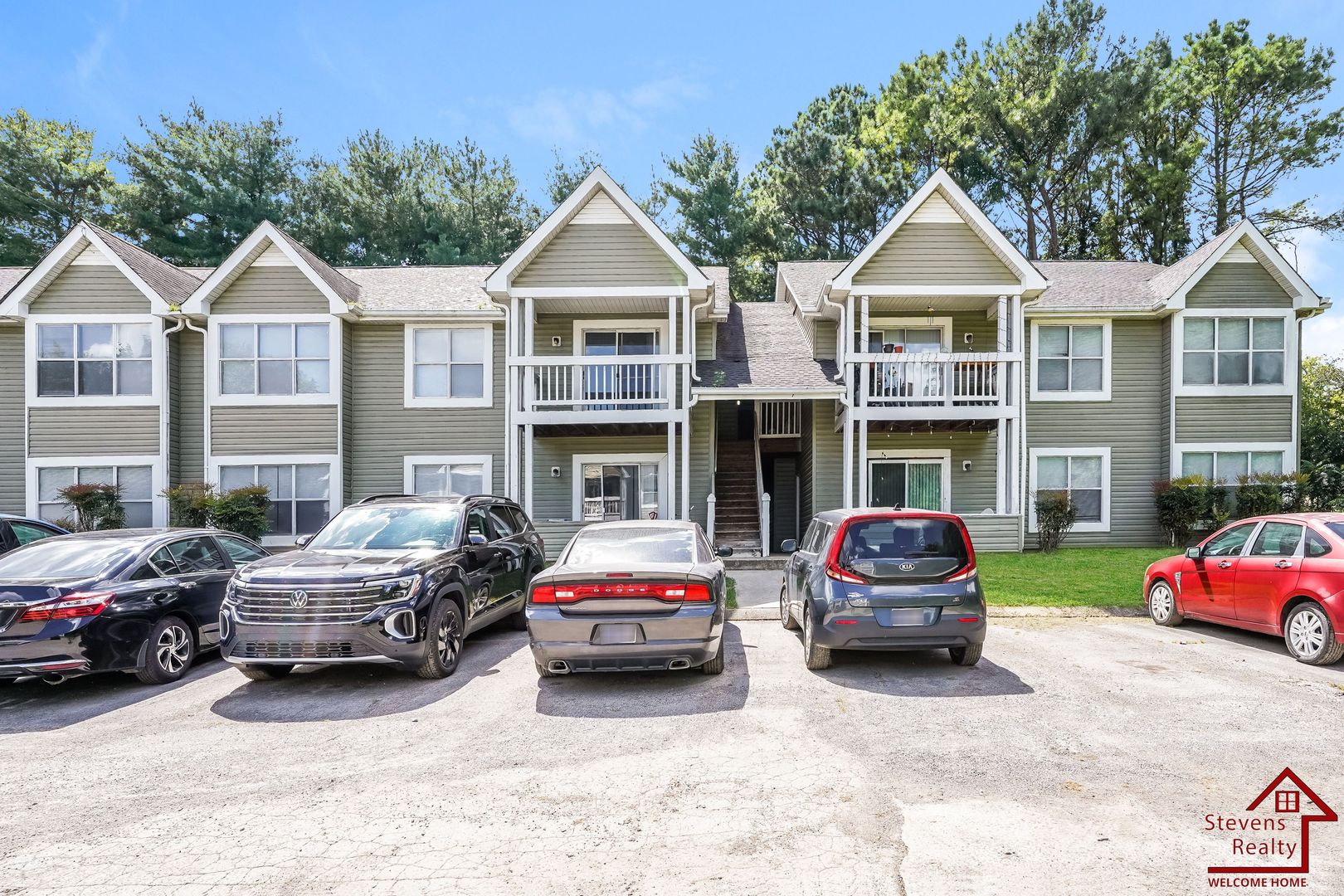 McMinnville Apartment: 430 Oriole Dr