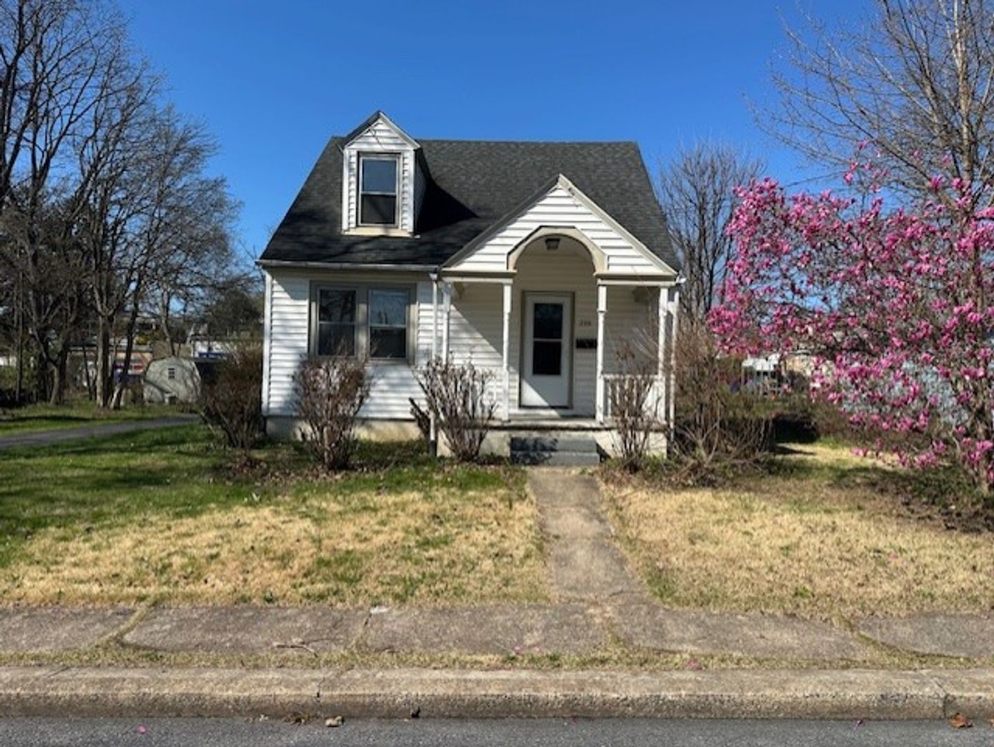 Harrisburg House: 219 Redwood Street