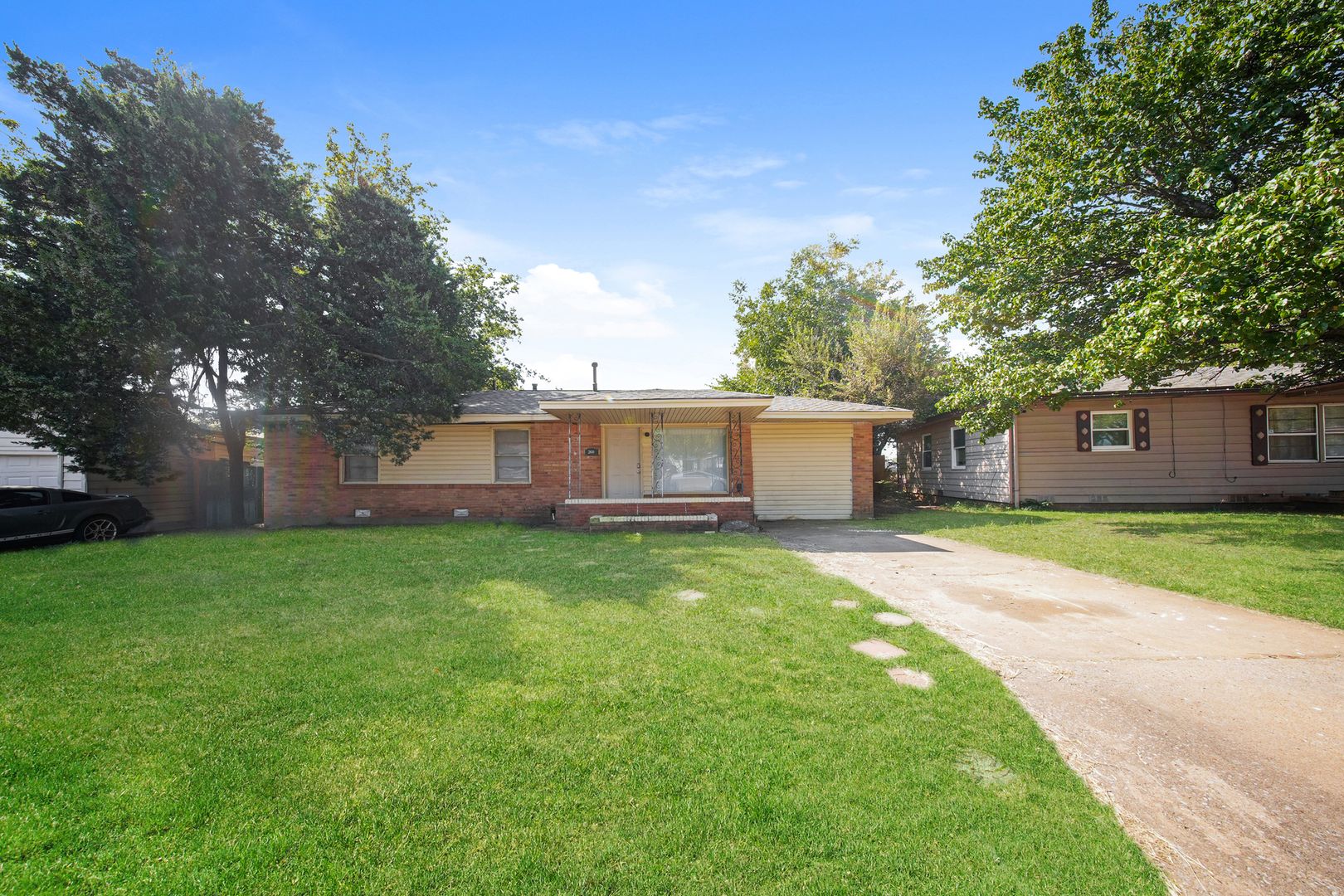 Lawton House: 2610 NW Lindy Ave