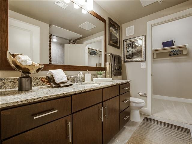 Irving Condo: 610 Via Ravello