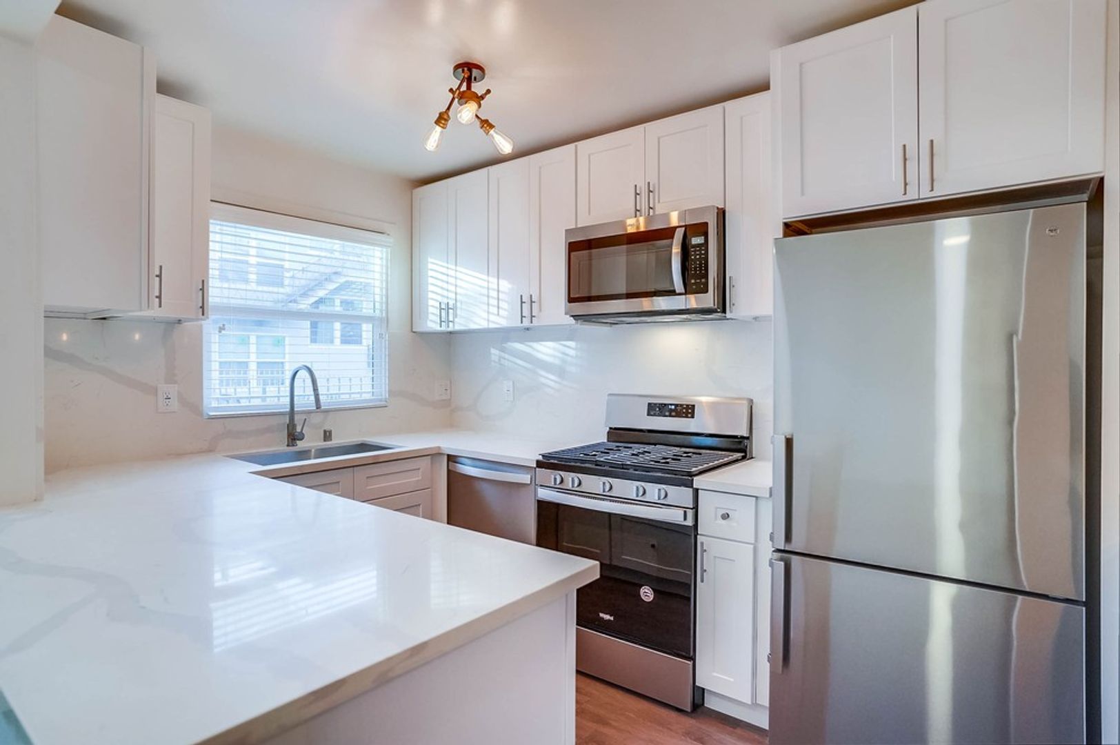 Inglewood Condo: 115 N Eastwood Ave