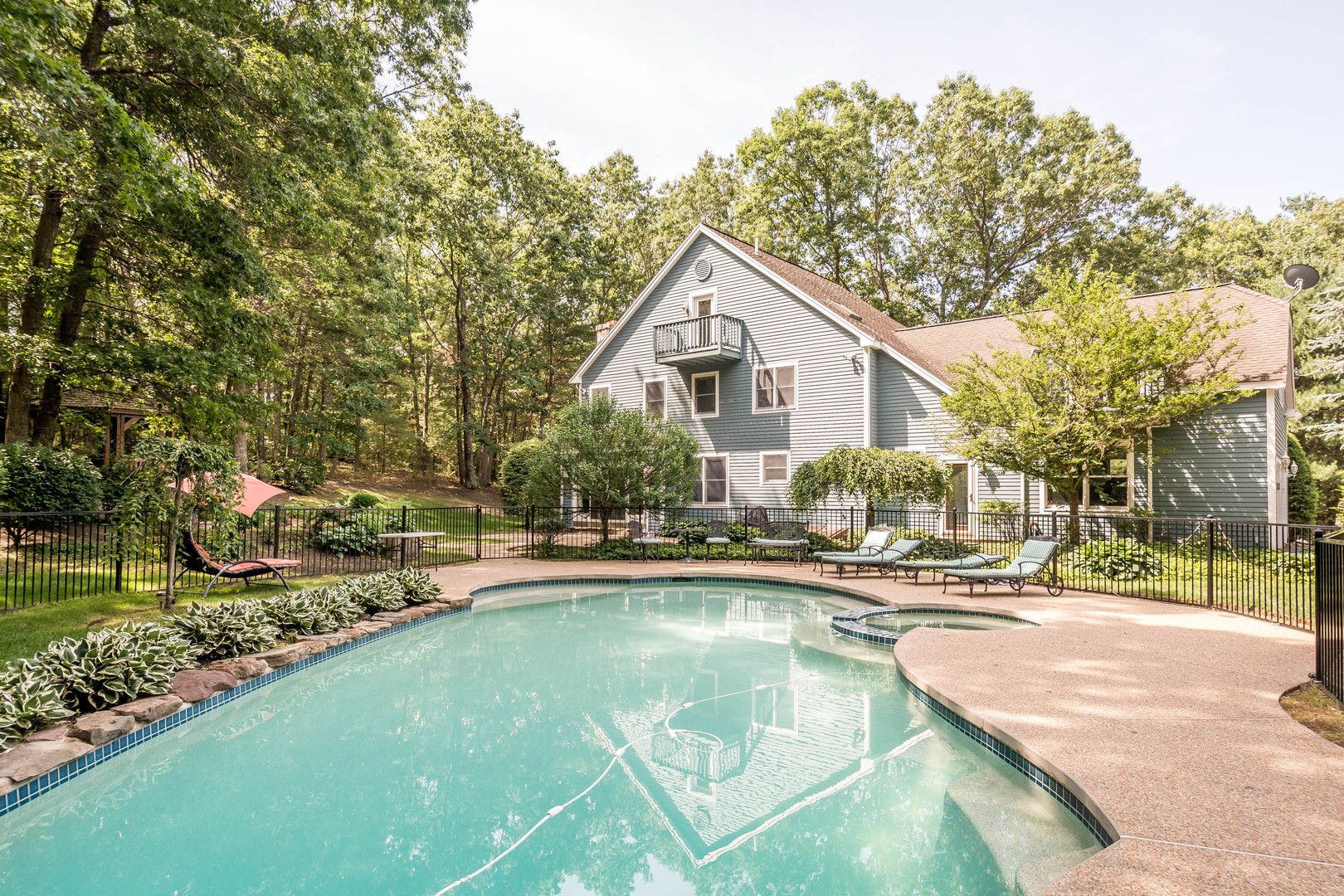 North Reading House: 8 Patriot Way