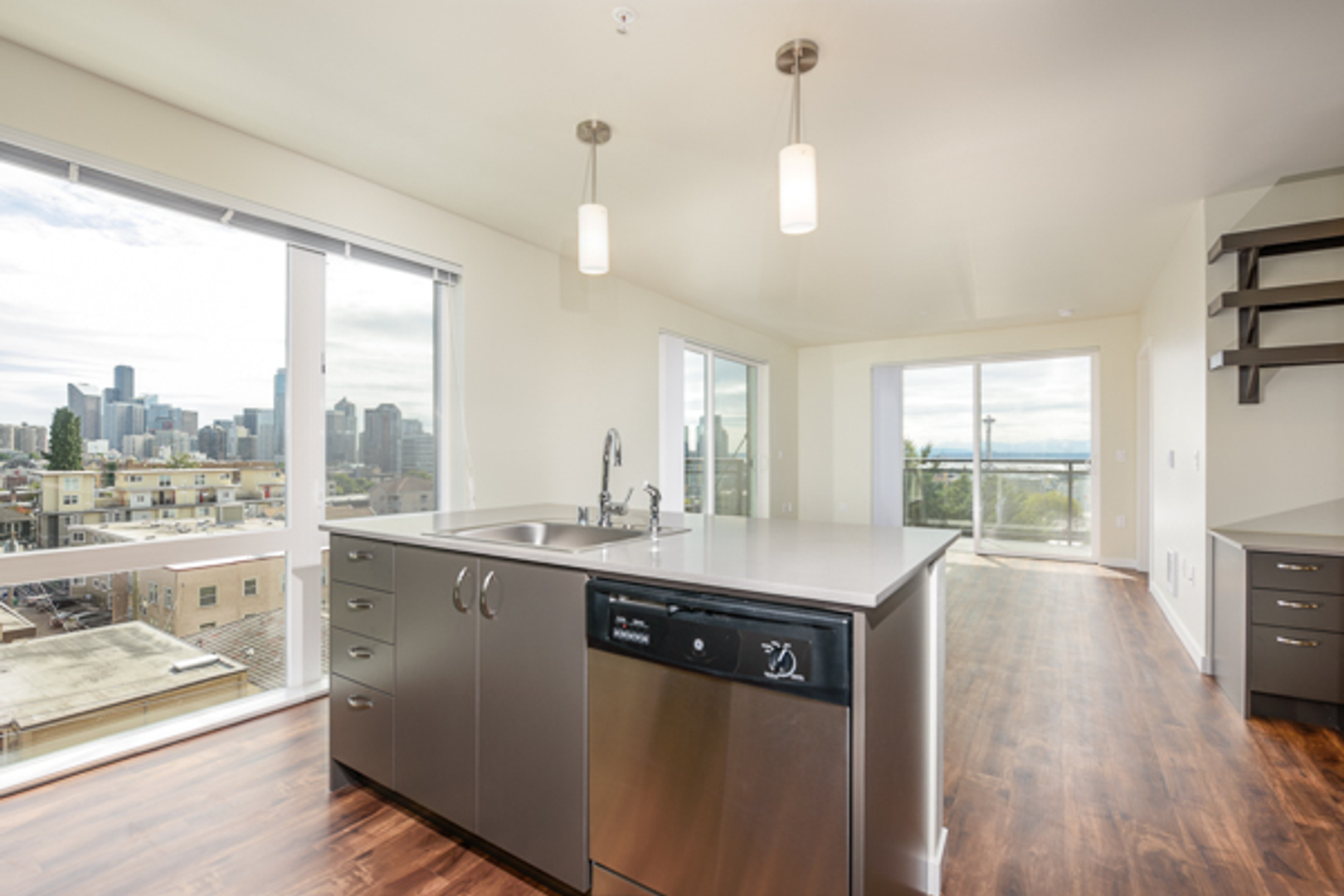Seattle Apartment: 403 Belmont Ave E