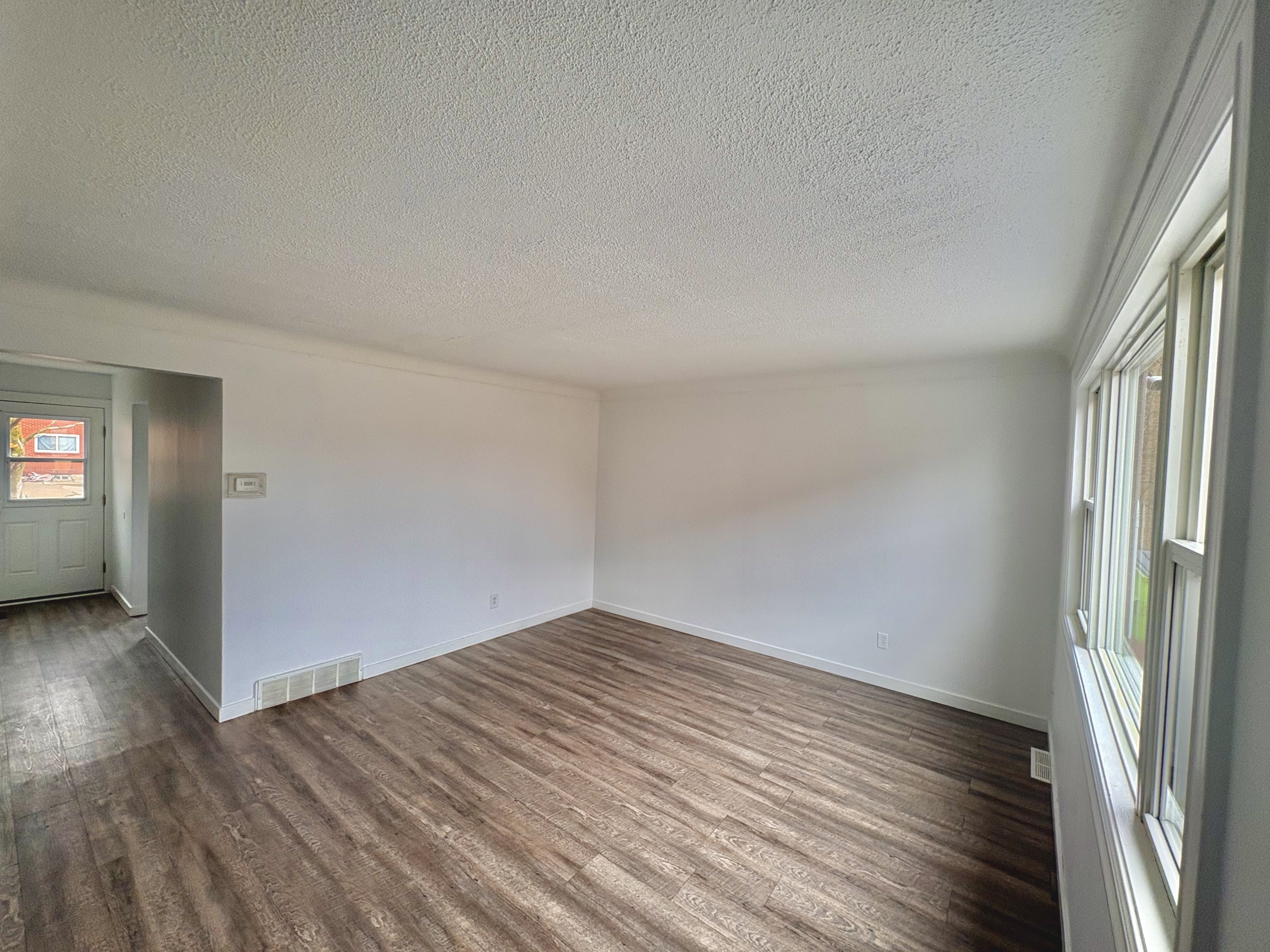 Sarnia Townhome: 766 Indian Rd N