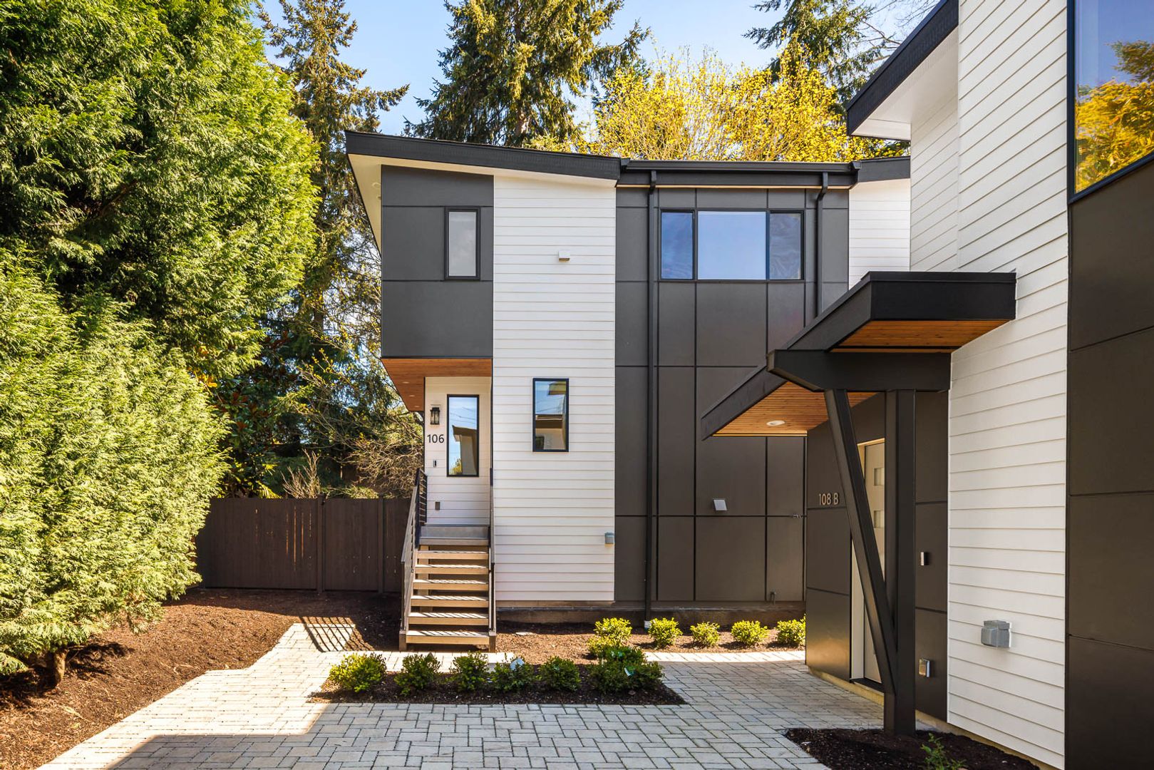 Kirkland House: 106 6th St S