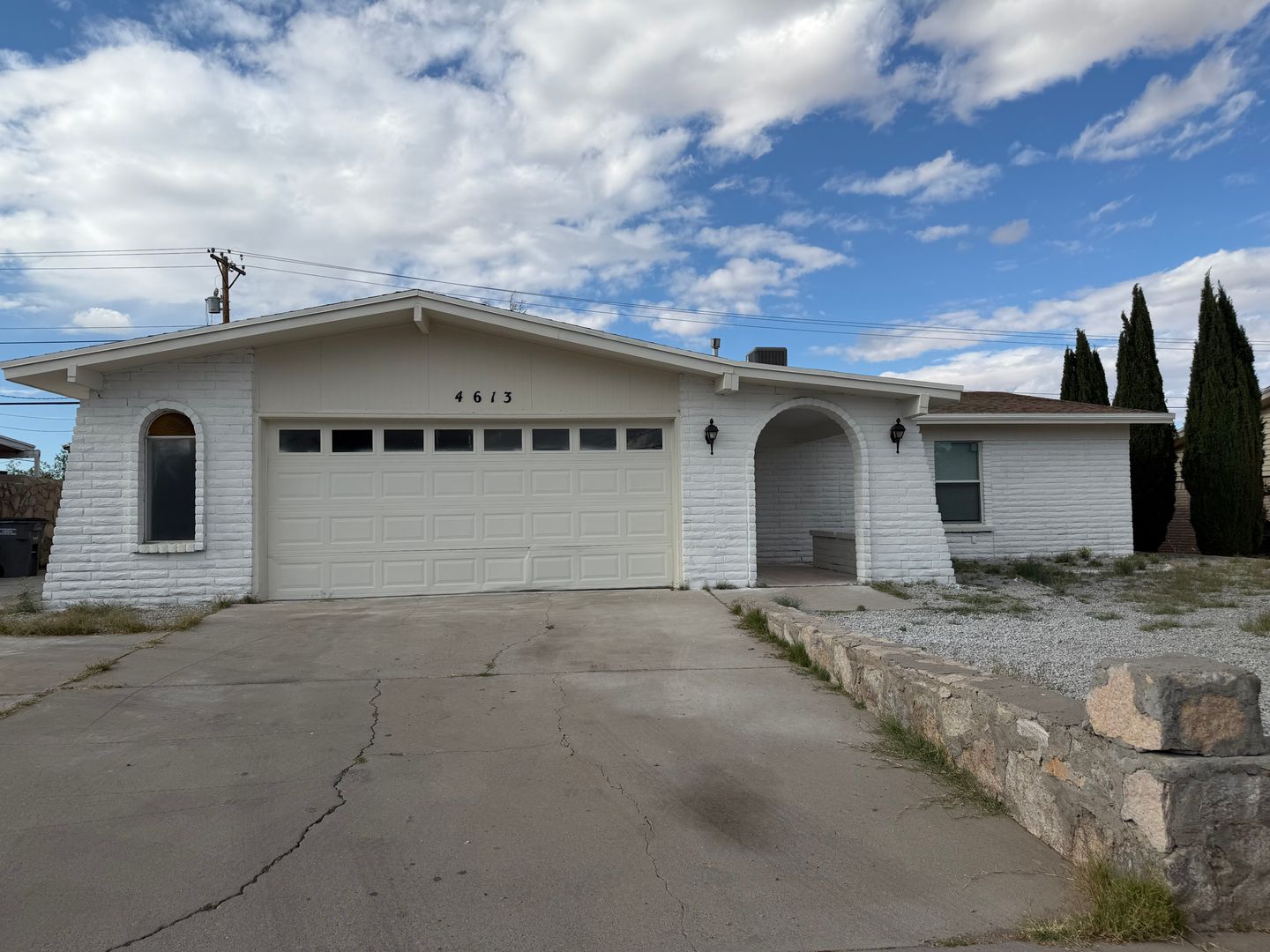 El Paso House: 4613 Sun Valley Dr