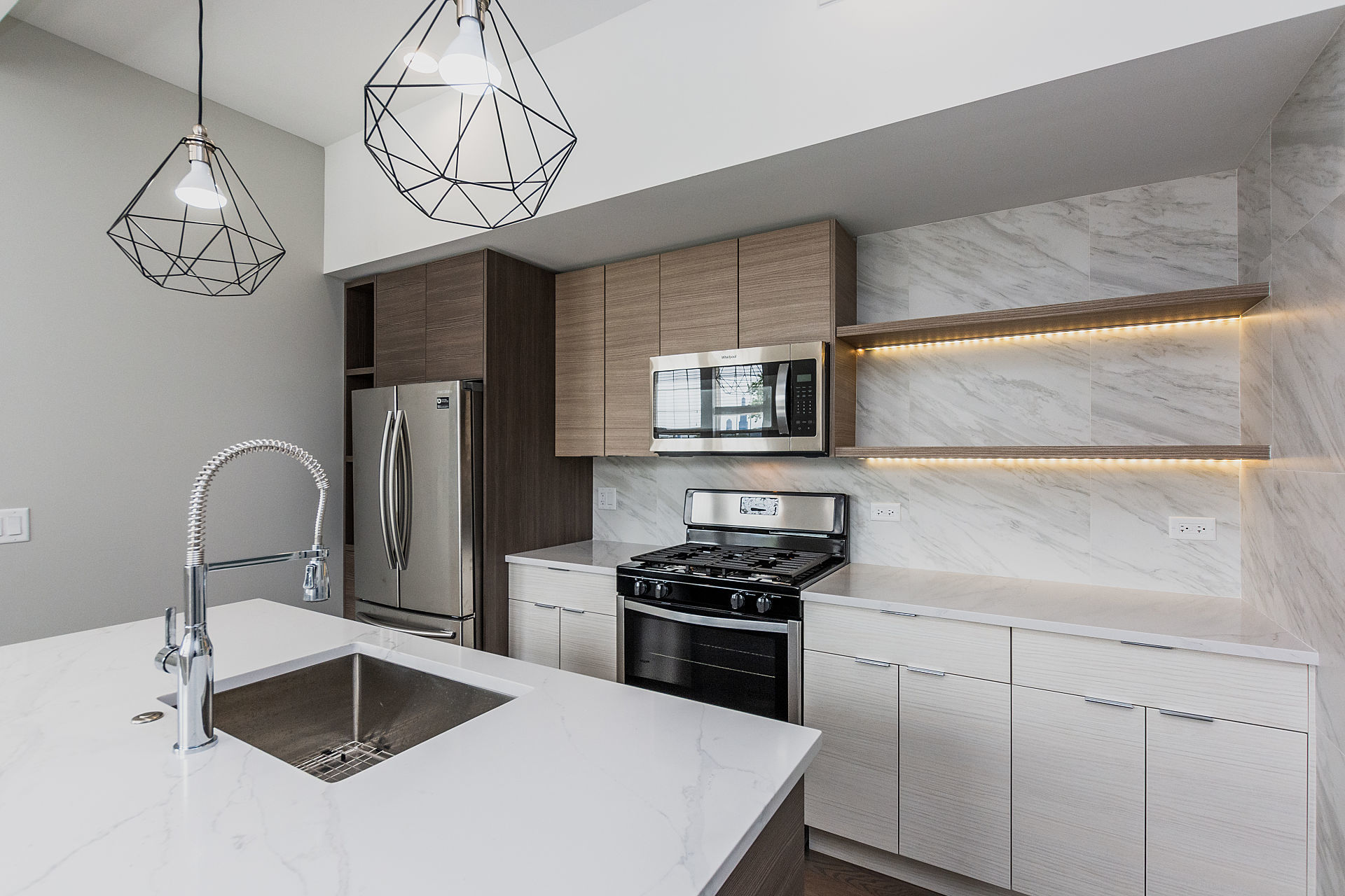 Chicago Condo: 2450 West Chicago Avenue